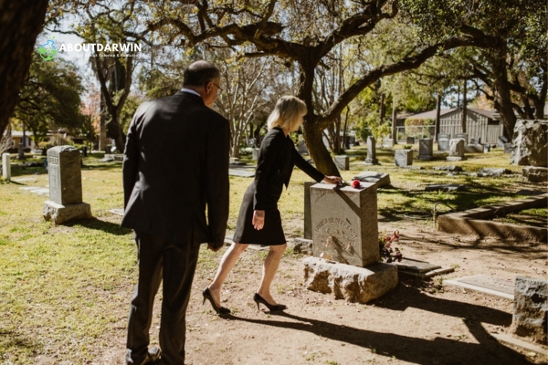 Tips for Cemetery Visits