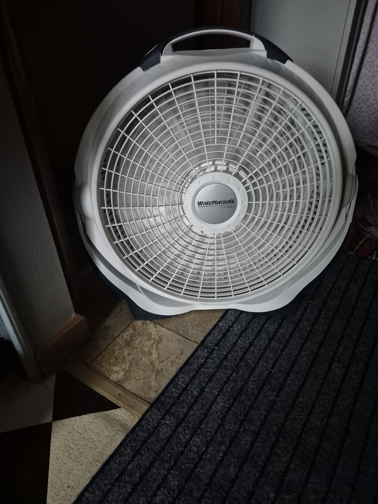 Lasko Wind Machine Fan, Air Circulator Fan with 3 Speeds, 20 Lasko Wind Machine Fan, Air Circulator Fan with 3 Speeds, 20
