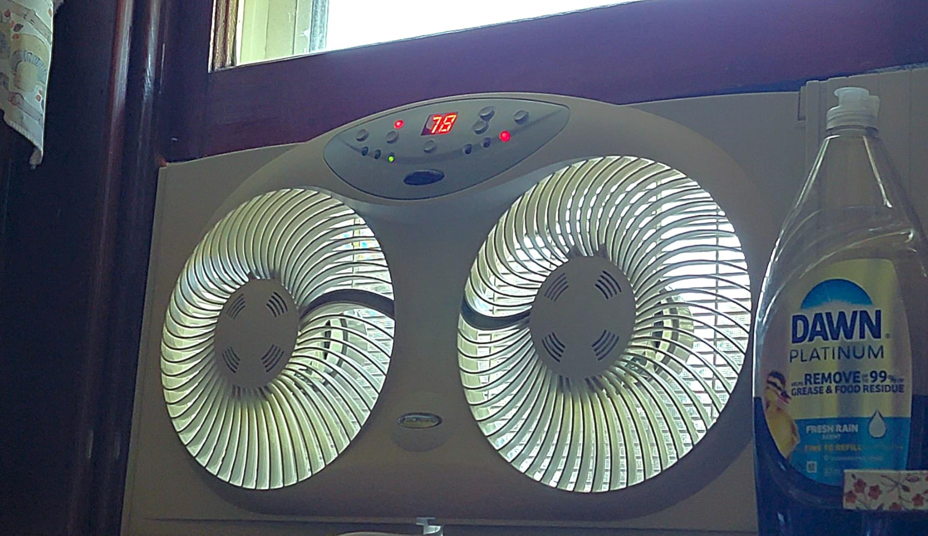 Bionaire Window Fan with Reversible Airflow Blades – 3-Speed Settings, Programmable Thermostat, LED Display, Remote Control, Fits 24–36 Bionaire Window Fan with Reversible Airflow Blades – 3-Speed Settings, Programmable Thermostat, LED Display, Remote Control, Fits 24–36