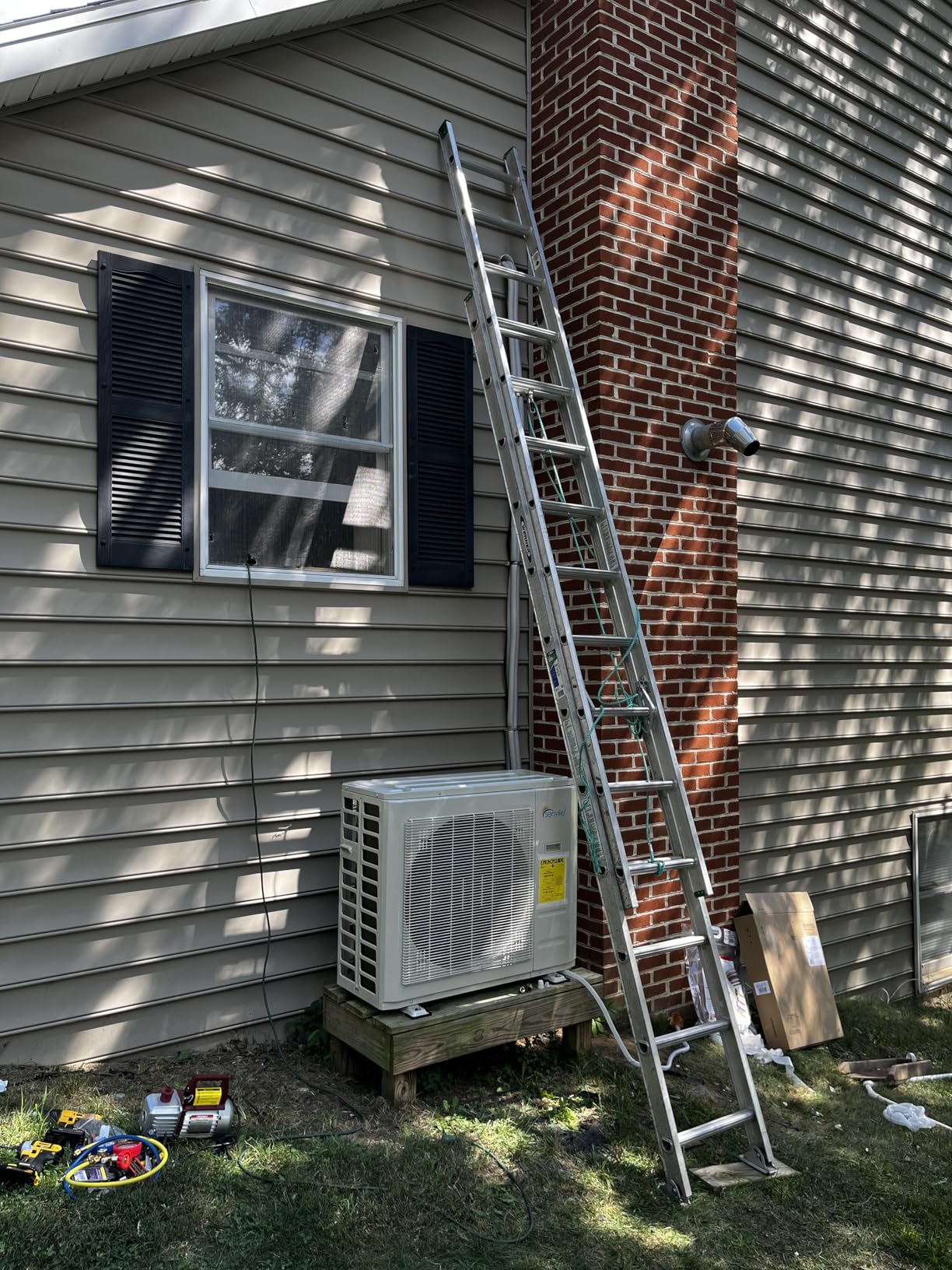 Senville AURA Series Mini Split Air Conditioner Inverter Heat Pump, 18000 BTU, Works with Alexa, Energy Star, White Customer Review Senville AURA Series Mini Split Air Conditioner Inverter Heat Pump, 18000 BTU, Works with Alexa, Energy Star, White - Customer Photo 5