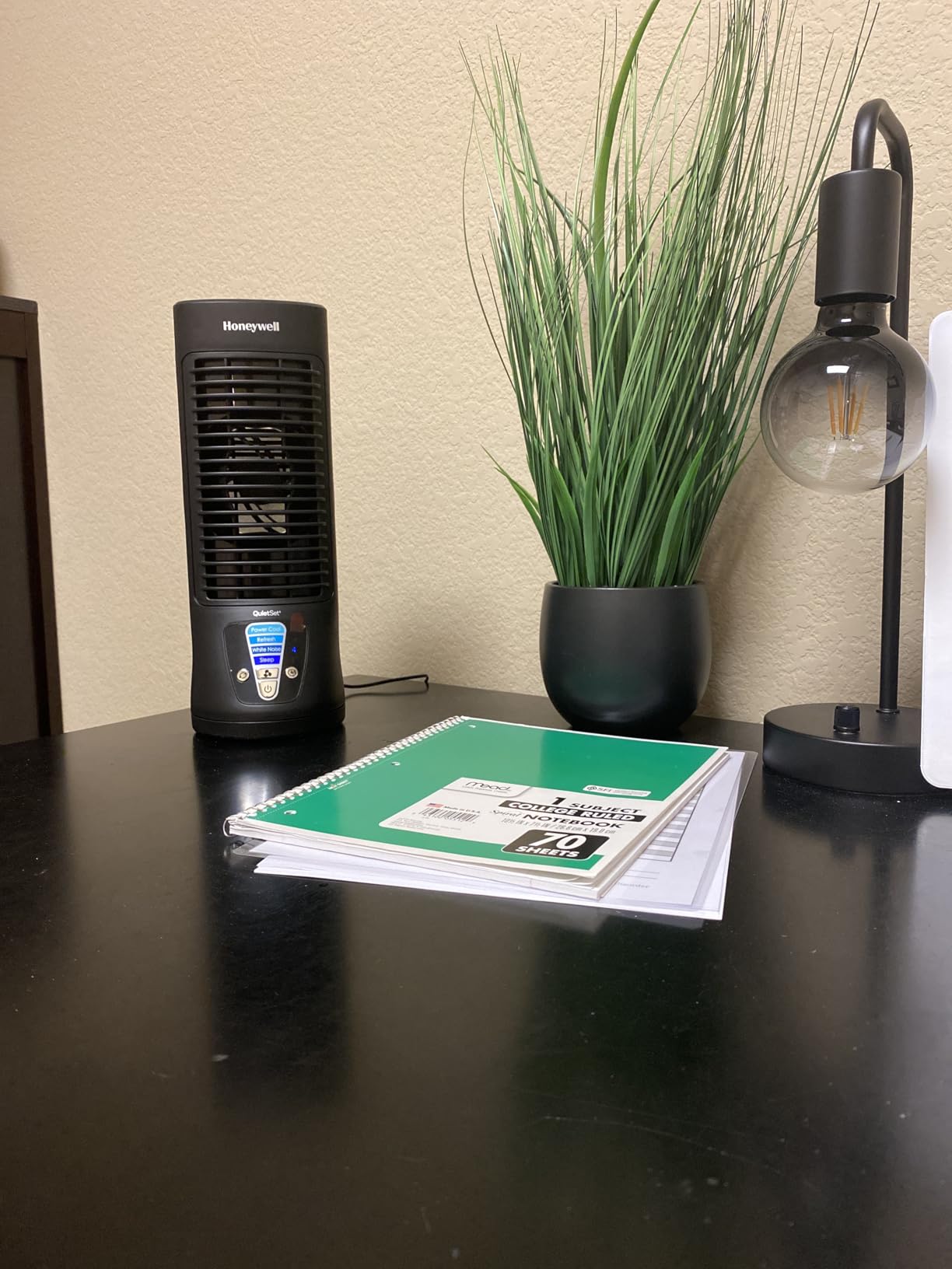 Honeywell QuietSet Personal Table Fan, Oscillating Personal Desk Fan with Quiet Operation, 4 Levels of Power and Sound, Black, HTF210B Customer Review Honeywell QuietSet Personal Table Fan, Oscillating Personal Desk Fan with Quiet Operation, 4 Levels of Power and Sound, Black, HTF210B - Customer Photo 1