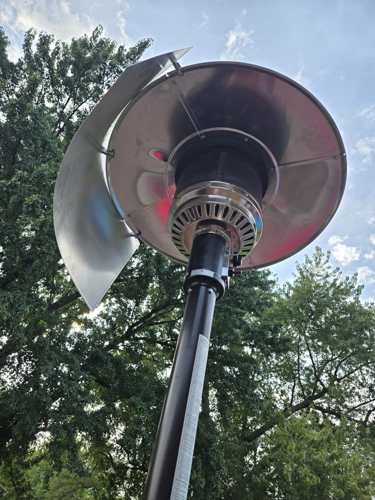 Amazon Basics 46,000 BTU Outdoor Propane Patio Heater with Wheels, Commercial & Residential, Slate Gray, with Water Tank, 32.1 x 32.1 x 91.3 inches (LxWxH) - Customer Photo 2