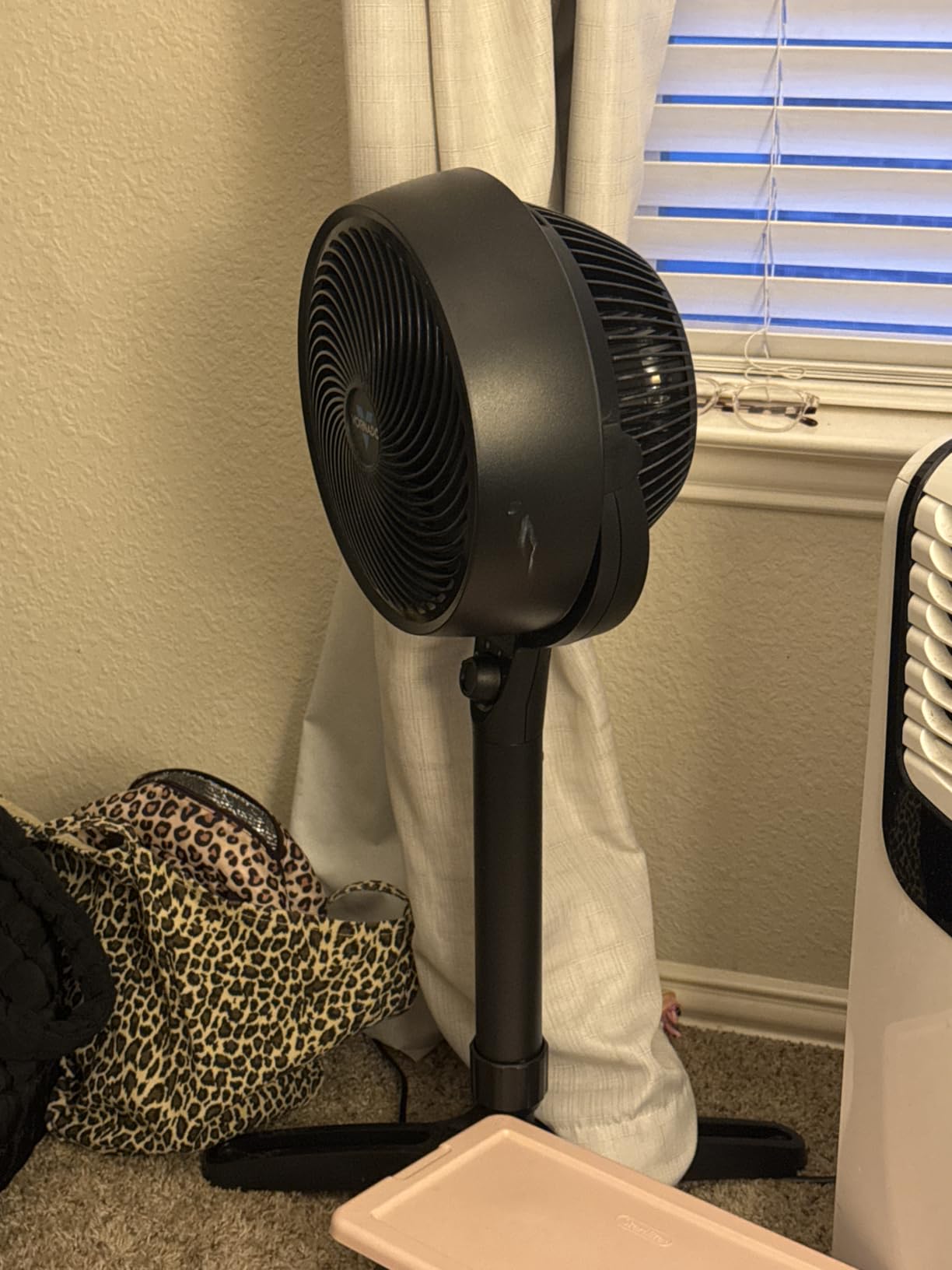 Vornado 683 Medium Pedestal Whole Room Air Circulator Fan, 3 Speed Control, Adjustable Standing Height, 32 to 38 Inches, Powerful Pedestal Standing Fan for Bedroom and Home, Quiet Floor Fans, Black Customer Review Vornado 683 Medium Pedestal Whole Room Air Circulator Fan, 3 Speed Control, Adjustable Standing Height, 32 to 38 Inches, Powerful Pedestal Standing Fan for Bedroom and Home, Quiet Floor Fans, Black - Customer Photo 2
