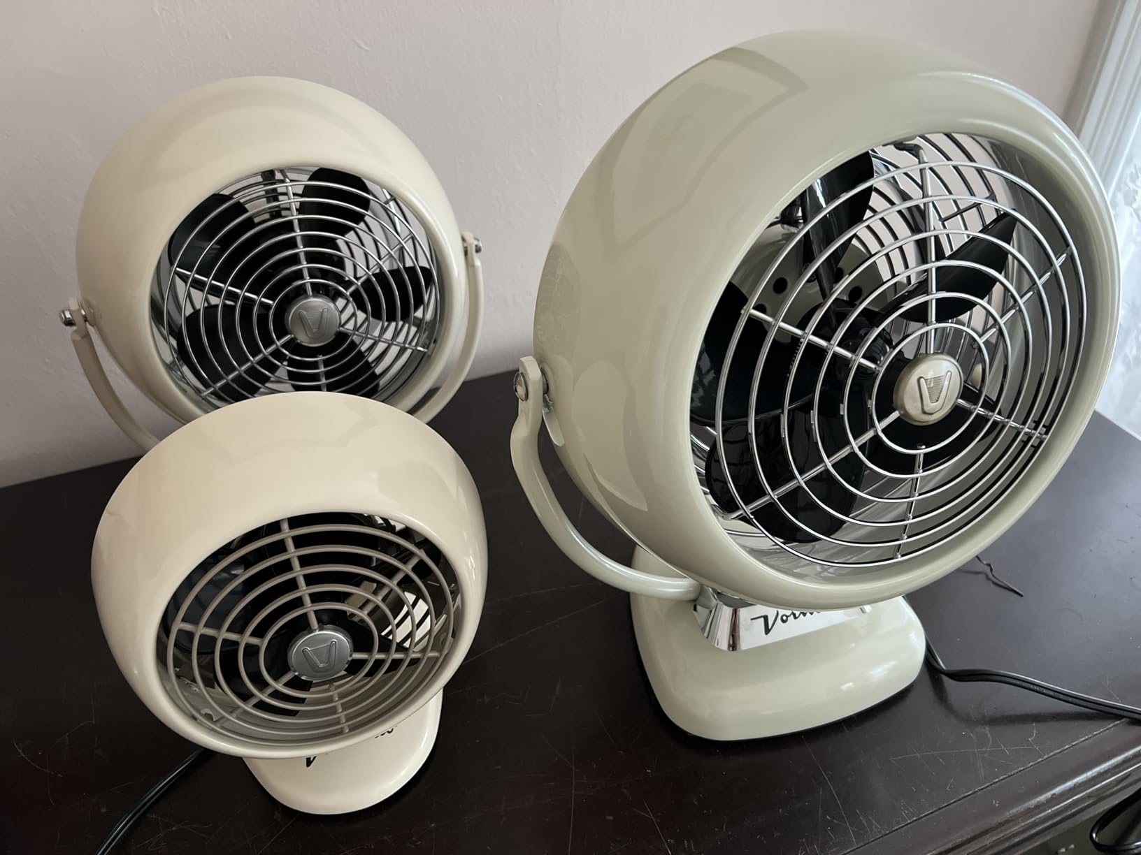 Vornado VFAN™ Sr. Pedestal Vintage Fan Retro Metal Standing Air Circulator for Cooling & Decor 3 Speeds, Adjustable Tilt Green Customer Review Vornado VFAN™ Sr. Pedestal Vintage Fan Retro Metal Standing Air Circulator for Cooling & Decor 3 Speeds, Adjustable Tilt Green - Customer Photo 1