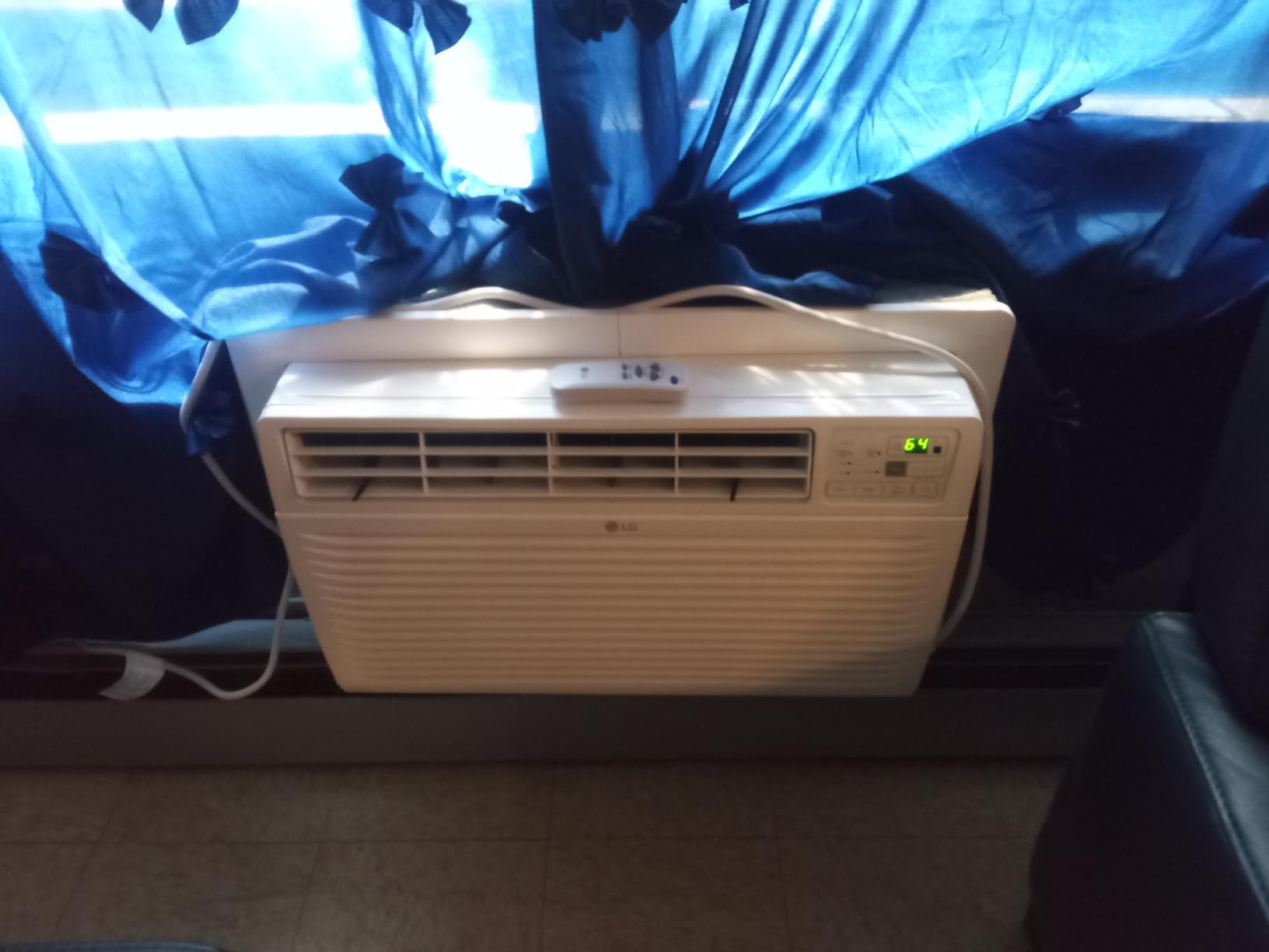 LG 10,000 BTU Through the Wall Air Conditioner, 115V, Cools up to 440 Sq. Ft. for Bedroom, Living Room, Apartment, with Remote, 3 Cool & Fan Speeds, Wall AC Unit, White - Customer Photo 1
