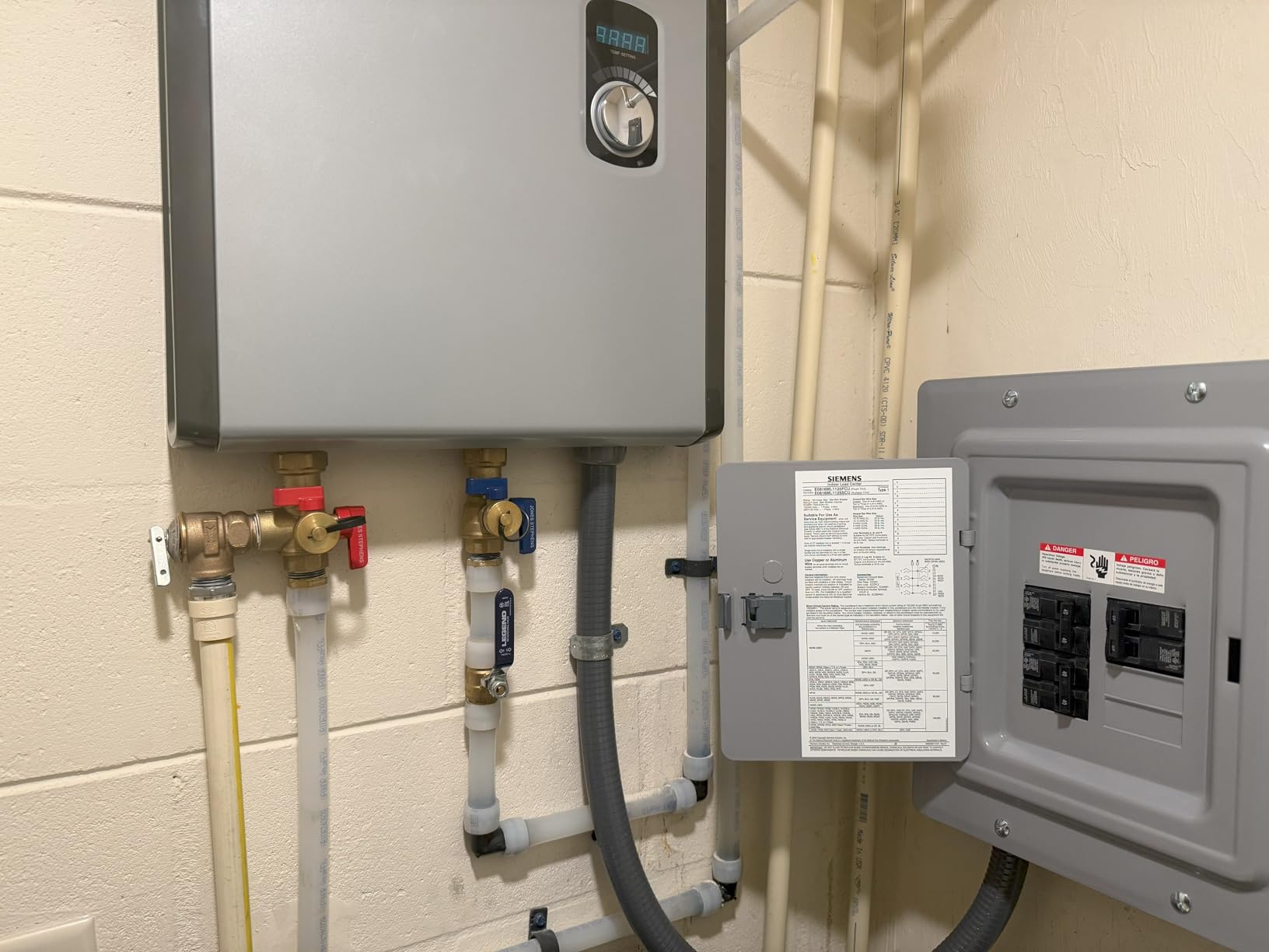 Rheem RTEX-24 24kW 240V Electric Tankless Water Heater, Gray Customer Review Rheem RTEX-24 24kW 240V Electric Tankless Water Heater, Gray - Customer Photo 1
