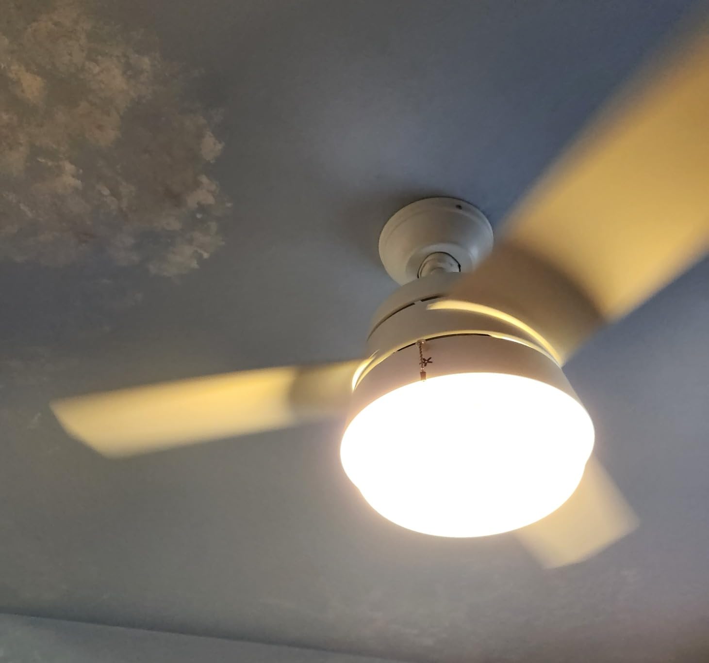 Hunter 36 inch Small Indoor Ceiling Fan with LED Light and Pull Chain - Modern Ceiling Fan, Standard Mount, 3 Blades, For Bedroom, Home Office, or Laundry Room, Quiet - Aker 59301, Fresh White - Customer Photo 2