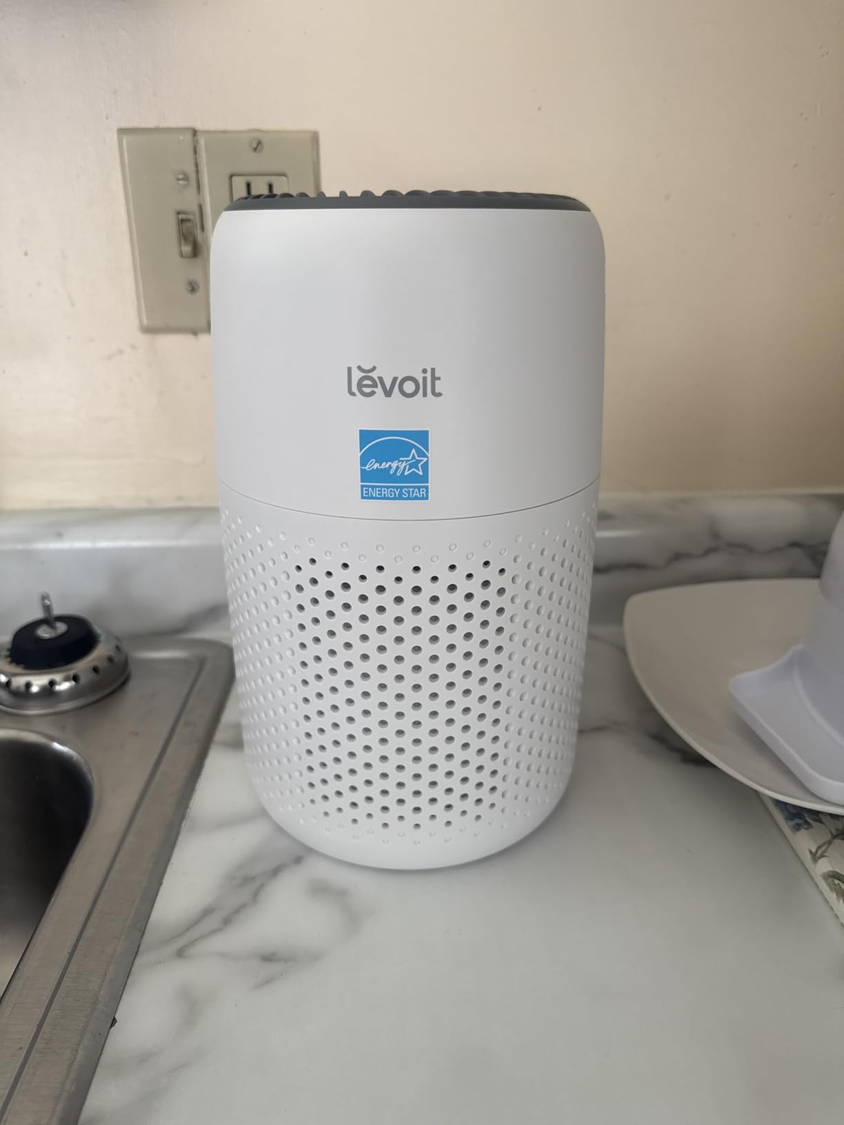 LEVOIT Air Purifiers for Home, AHAM VERIFIDE, High-Efficiency Filter for Smoke, Dust, Pollen, and Odors in Bedroom, Office, or Nursery, Optional Night Light, Quiet Operation, LV-H132, White Customer Review LEVOIT Air Purifiers for Home, AHAM VERIFIDE, High-Efficiency Filter for Smoke, Dust, Pollen, and Odors in Bedroom, Office, or Nursery, Optional Night Light, Quiet Operation, LV-H132, White - Customer Photo 2