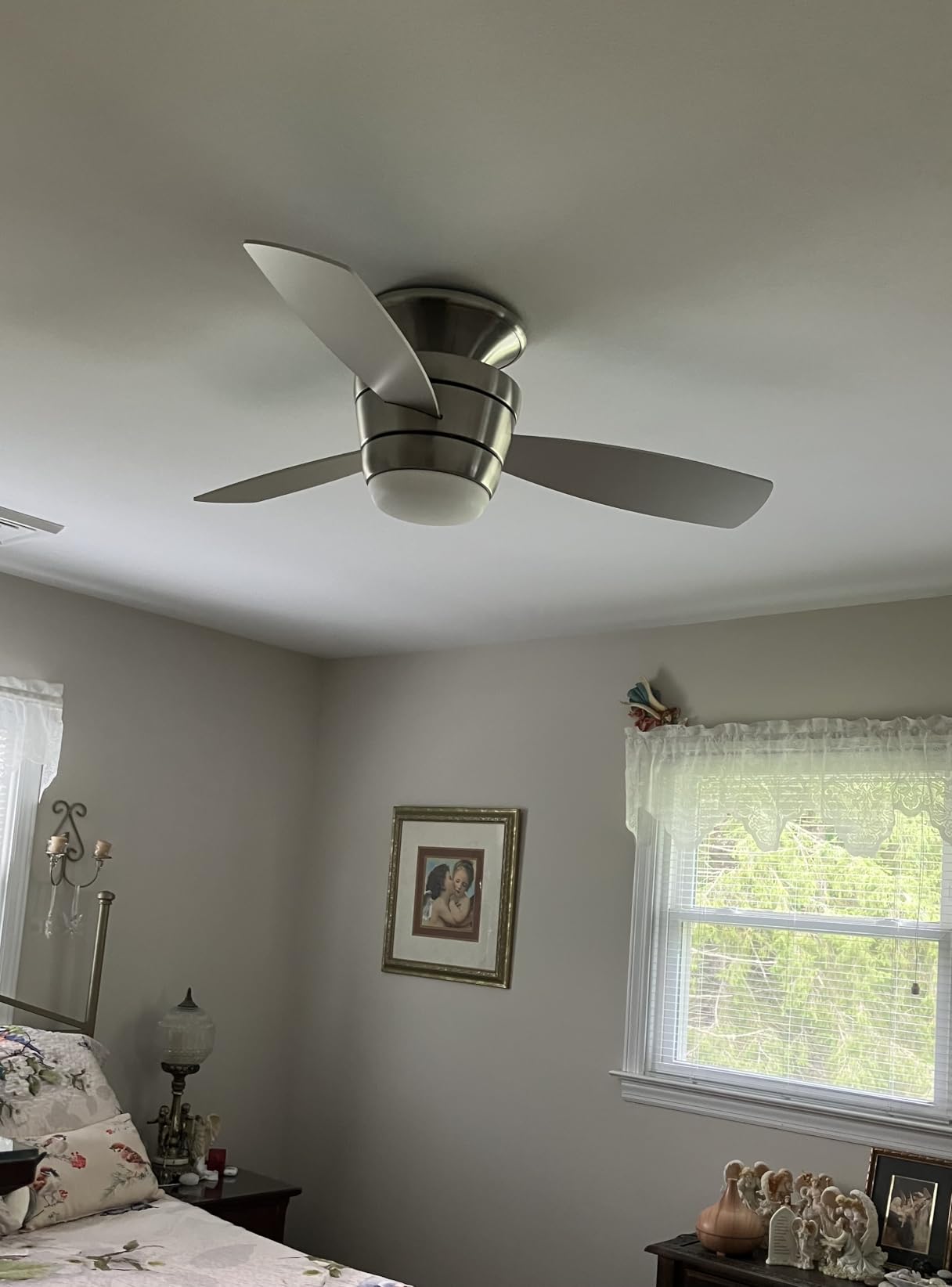 Harbor Breeze Mazon 44-in Brushed Nickel Flush Mount Indoor Ceiling Fan with Light Kit and Remote (3-Blade) Customer Review Harbor Breeze Mazon 44-in Brushed Nickel Flush Mount Indoor Ceiling Fan with Light Kit and Remote (3-Blade) - Customer Photo 1