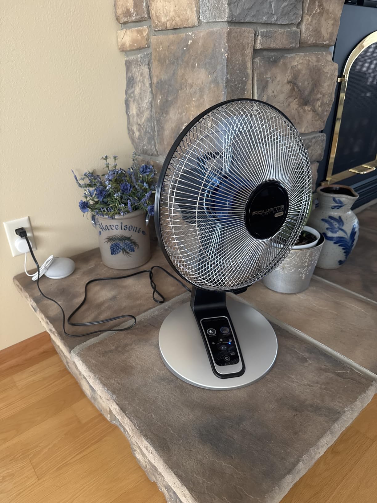 Rowenta Pedestal Fan, 53 Inches, Ultra Quiet Oscillating Fan for Bedroom, Portable, 5 Speeds, Refresh Up to 23-Feet, Silver, Indoor, VU5670 Customer Review Rowenta Pedestal Fan, 53 Inches, Ultra Quiet Oscillating Fan for Bedroom, Portable, 5 Speeds, Refresh Up to 23-Feet, Silver, Indoor, VU5670 - Customer Photo 1