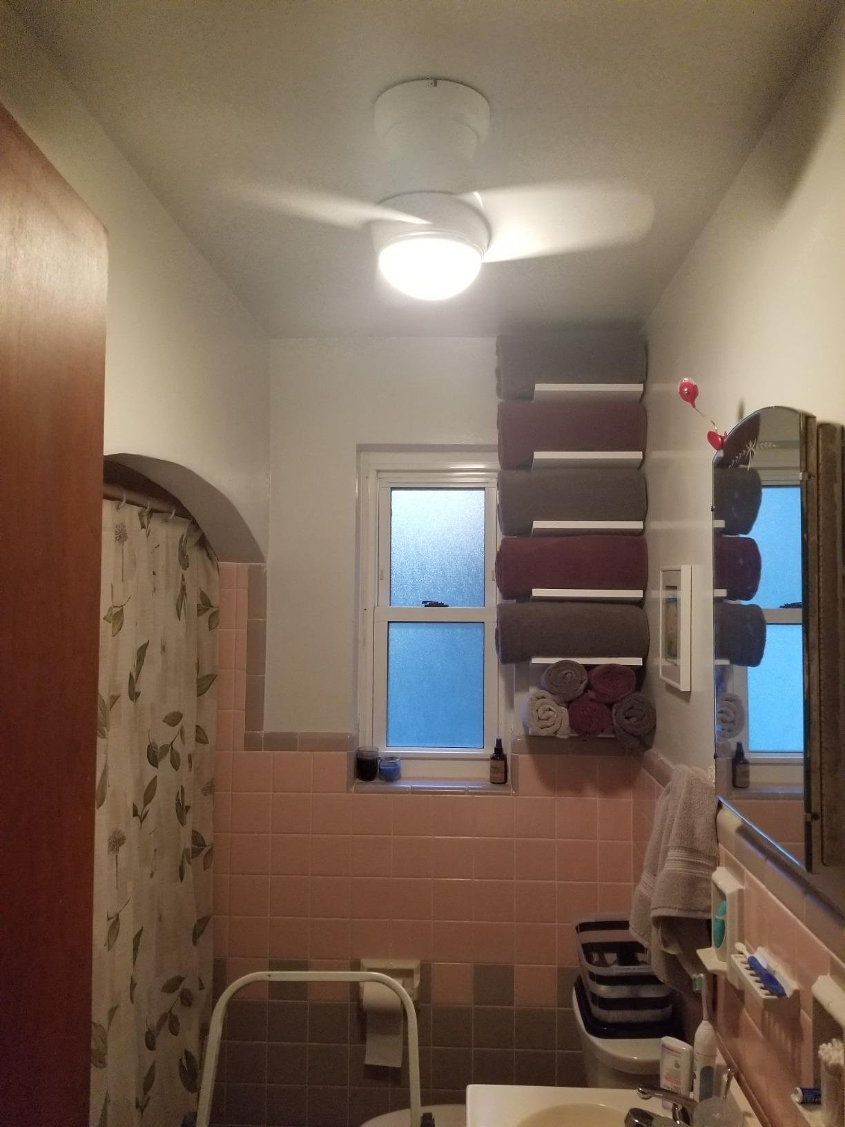 MINKA-AIRE F510L-WH Spacesaver 26 Inch Small Ceiling Fan with Integrated 15W LED Light in White Finish - Customer Photo 2