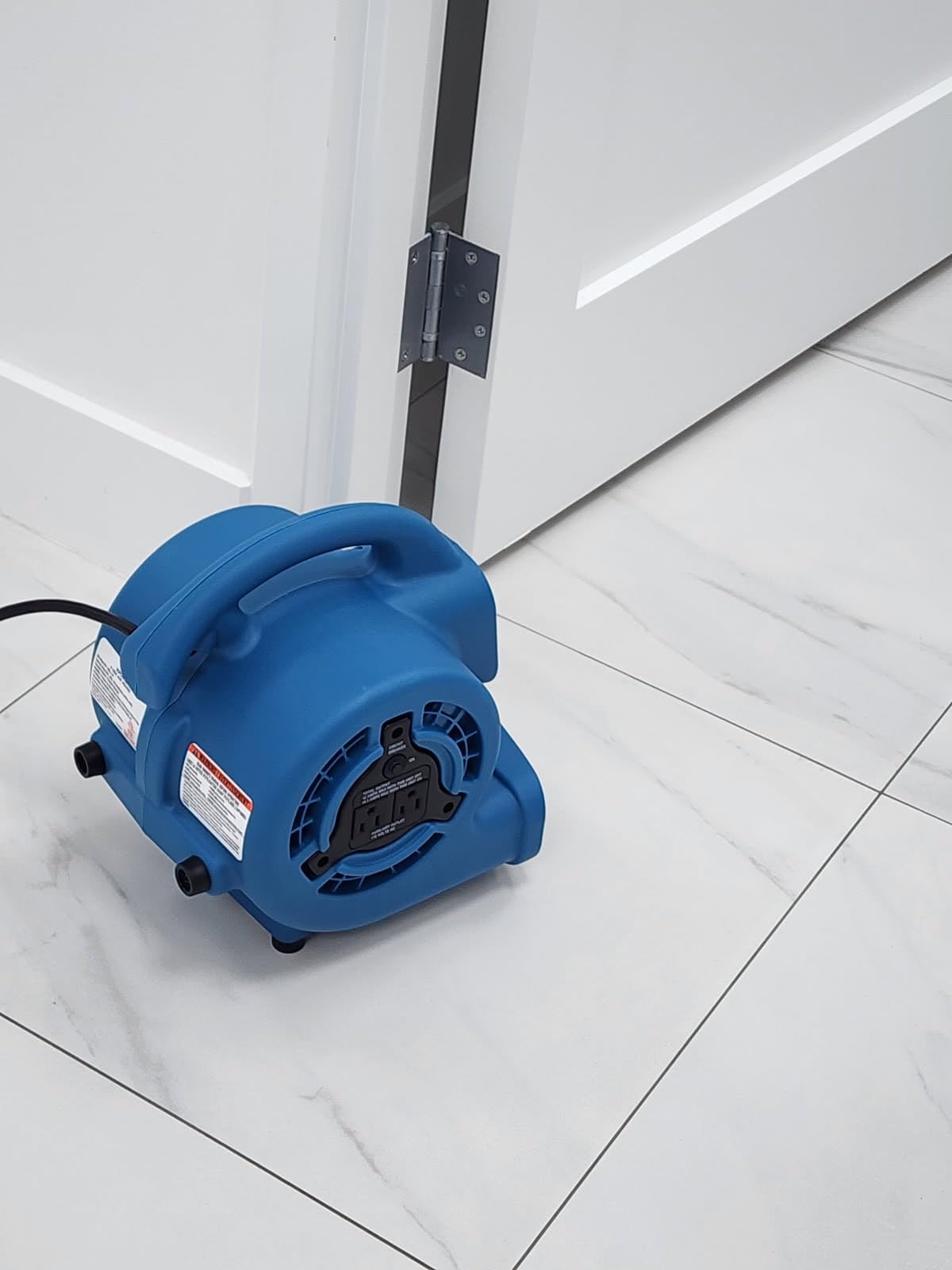 XPOWER P-80A Mini Mighty 138 W 600 CFM Centrifugal Air Mover, Carpet Dryer, Floor Fan, Blower, Stackable, Daisy Chain, for Water Damage Restoration, Janitorial, Plumbing, Home Use Customer Review XPOWER P-80A Mini Mighty 138 W 600 CFM Centrifugal Air Mover, Carpet Dryer, Floor Fan, Blower, Stackable, Daisy Chain, for Water Damage Restoration, Janitorial, Plumbing, Home Use - Customer Photo 1