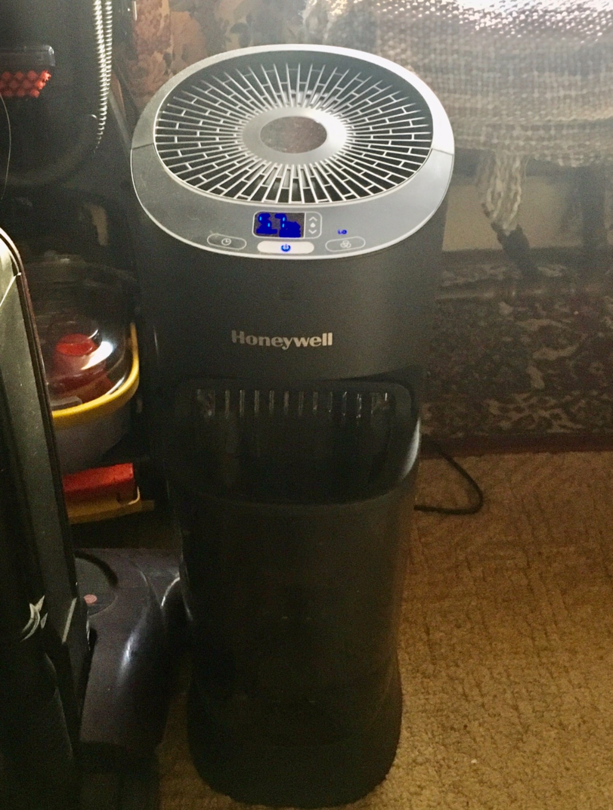 Honeywell Top Fill Tower Humidifier, Digital Humidistat, Black – Cool Mist Humidifier for Bedroom, Home or Office with Space Saving Tower Design Customer Review Honeywell Top Fill Tower Humidifier, Digital Humidistat, Black – Cool Mist Humidifier for Bedroom, Home or Office with Space Saving Tower Design - Customer Photo 2