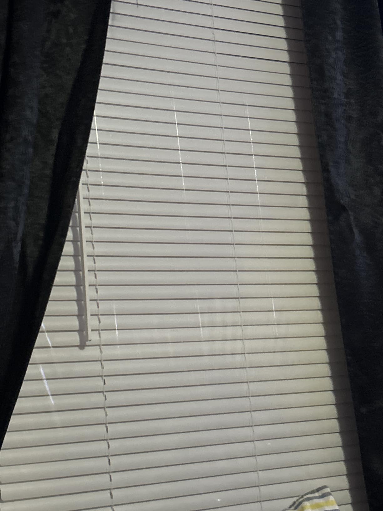 Frost King V73/4T Shrink Film Window KIT, 4-Pack, Clear, Transparent - Customer Photo 2