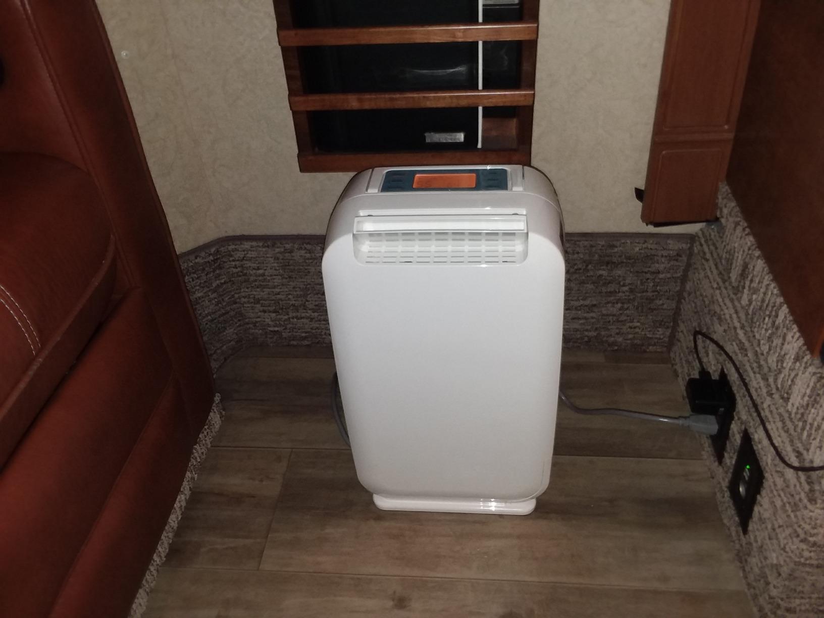Ivation 13-Pint Small-Area Desiccant Dehumidifier Compact and Quiet - With Continuous Drain Hose for Smaller Spaces, Bathroom, Attic, Crawlspace and Closets - For Spaces Up To 270 Sq Ft, White Customer Review Ivation 13-Pint Small-Area Desiccant Dehumidifier Compact and Quiet - With Continuous Drain Hose for Smaller Spaces, Bathroom, Attic, Crawlspace and Closets - For Spaces Up To 270 Sq Ft, White - Customer Photo 2