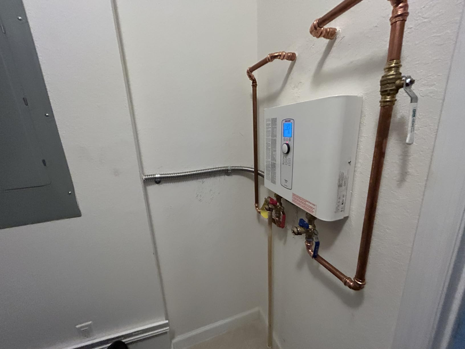 Stiebel Eltron Tankless Water Heater - Tempra 36 Trend – Electric, On Demand Hot Water, Eco, White Customer Review Stiebel Eltron Tankless Water Heater - Tempra 36 Trend – Electric, On Demand Hot Water, Eco, White - Customer Photo 3