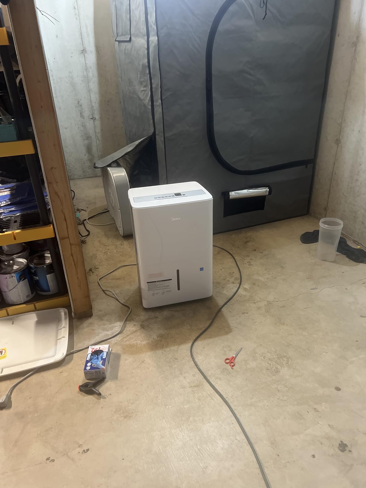 Midea 4,500 Sq. Ft.Dehumidifier for Basement, Energy Star Certified, With Reusable Air Filter 50 Pint - Ideal For Basements, Large & Medium Sized Rooms, And Bathrooms (White) - Customer Photo 1
