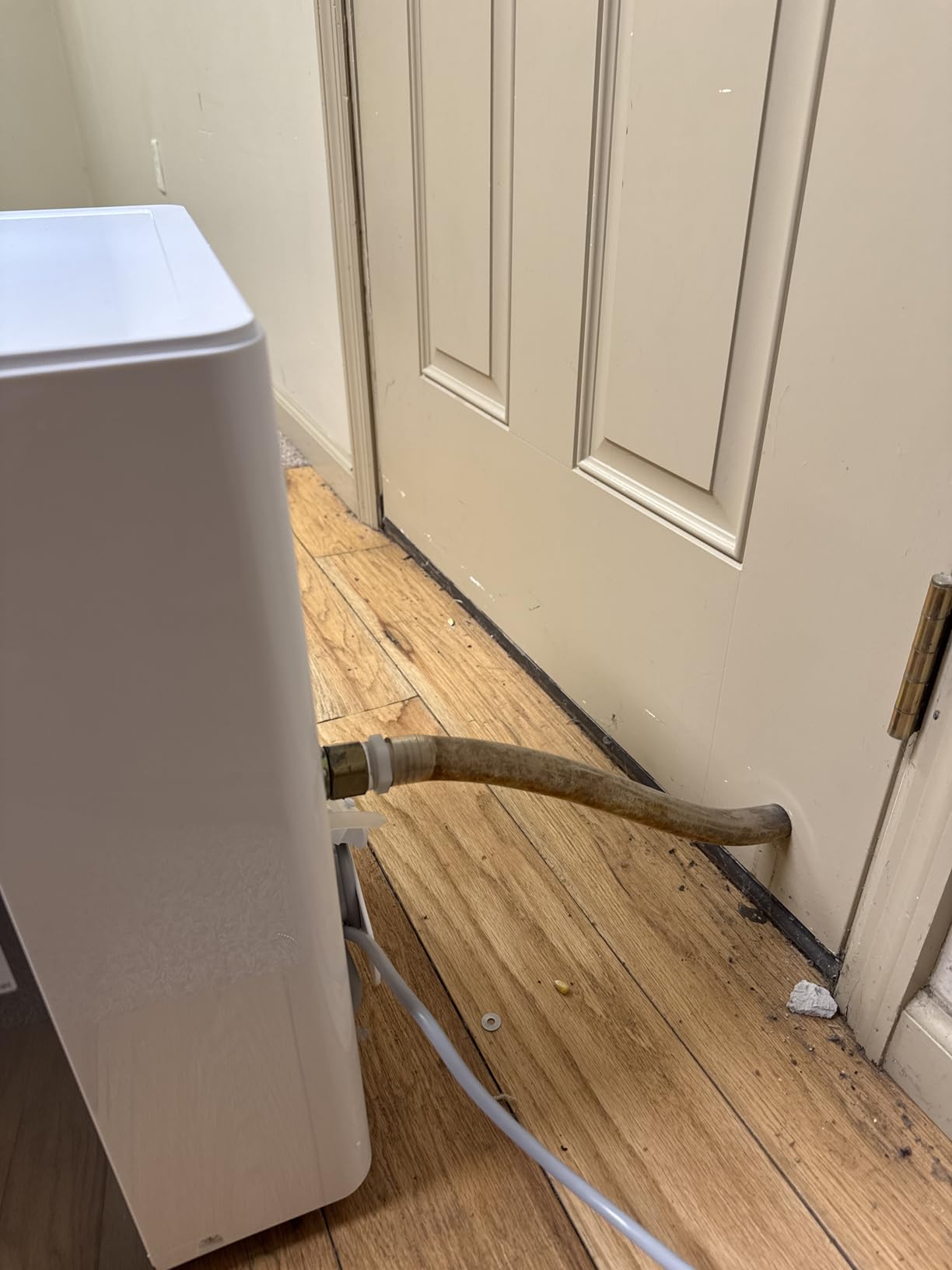 Midea 4,500 Sq. Ft.Dehumidifier for Basement, Energy Star Certified, With Reusable Air Filter 50 Pint - Ideal For Basements, Large & Medium Sized Rooms, And Bathrooms (White) - Customer Photo 2