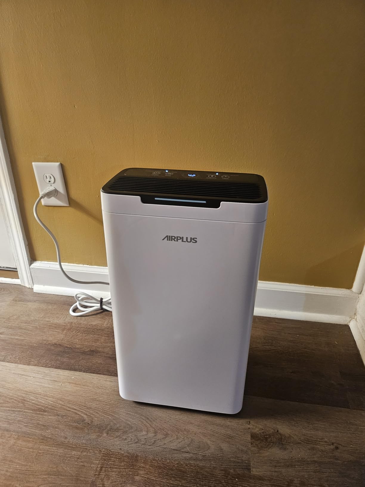 AIRPLUS 1,500 Sq. Ft Dehumidifier for Basement, 30 Pints Powerful Dehumidifier for Home, Large Rooms, Bedrooms, Sufficient Capacity Water Tank with Drain Hose (AP1907) Customer Review AIRPLUS 1,500 Sq. Ft Dehumidifier for Basement, 30 Pints Powerful Dehumidifier for Home, Large Rooms, Bedrooms, Sufficient Capacity Water Tank with Drain Hose (AP1907) - Customer Photo 4