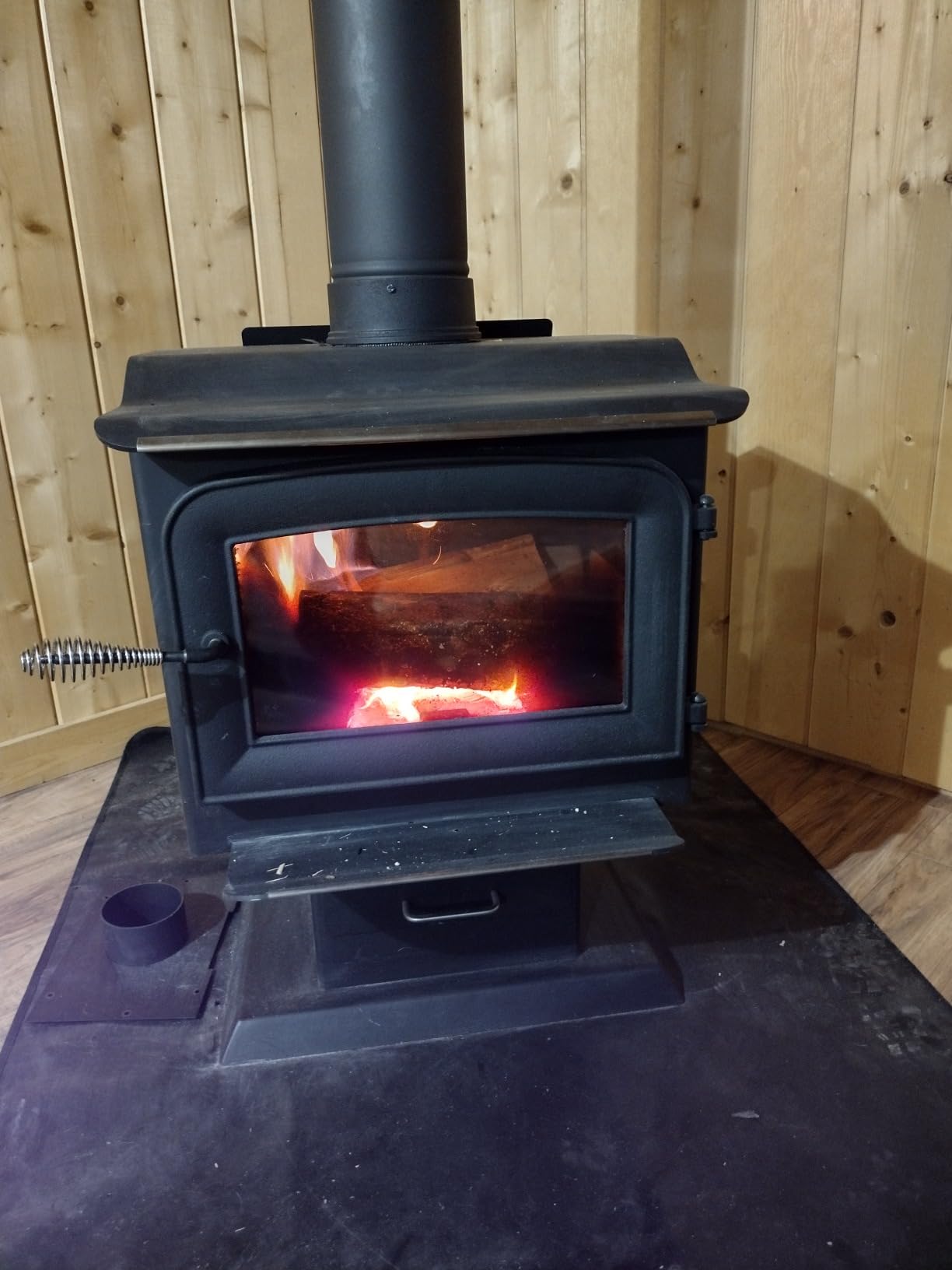 Ashley Hearth Pedestal Wood Burning Stove, Heats 1,200 Sq. Ft., EPA Certified, AW1120E-P, Black Customer Review Ashley Hearth Pedestal Wood Burning Stove, Heats 1,200 Sq. Ft., EPA Certified, AW1120E-P, Black - Customer Photo 1