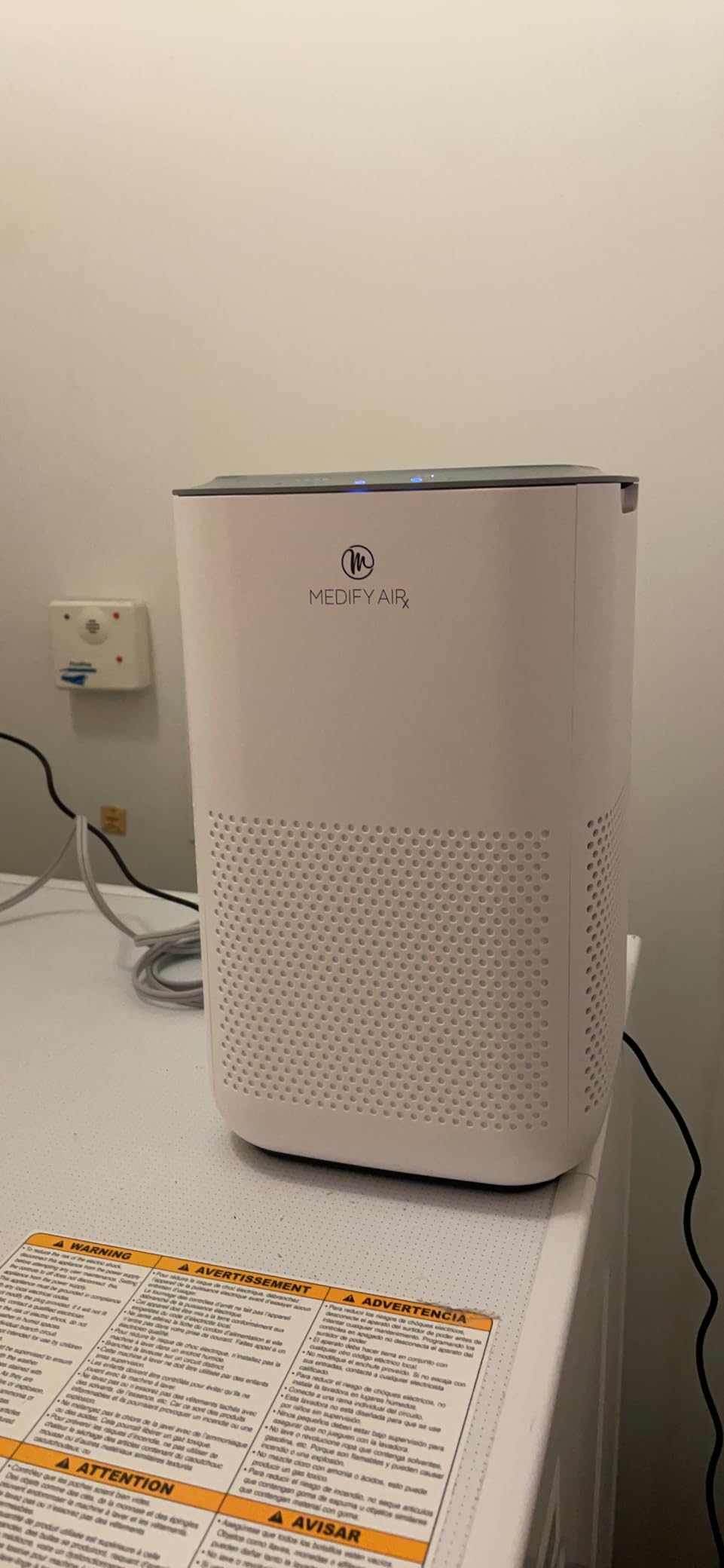 Medify MA-15 Air Purifier with True HEPA H13 Filter | 585 ft² Coverage in 1hr for Allergens, Smoke, Wildfires, Dust, Odors, Pollen, Pet Dander | Removal to 0.1 Microns | Silver, 1-Pack Customer Review Medify MA-15 Air Purifier with True HEPA H13 Filter | 585 ft² Coverage in 1hr for Allergens, Smoke, Wildfires, Dust, Odors, Pollen, Pet Dander | Removal to 0.1 Microns | Silver, 1-Pack - Customer Photo 3