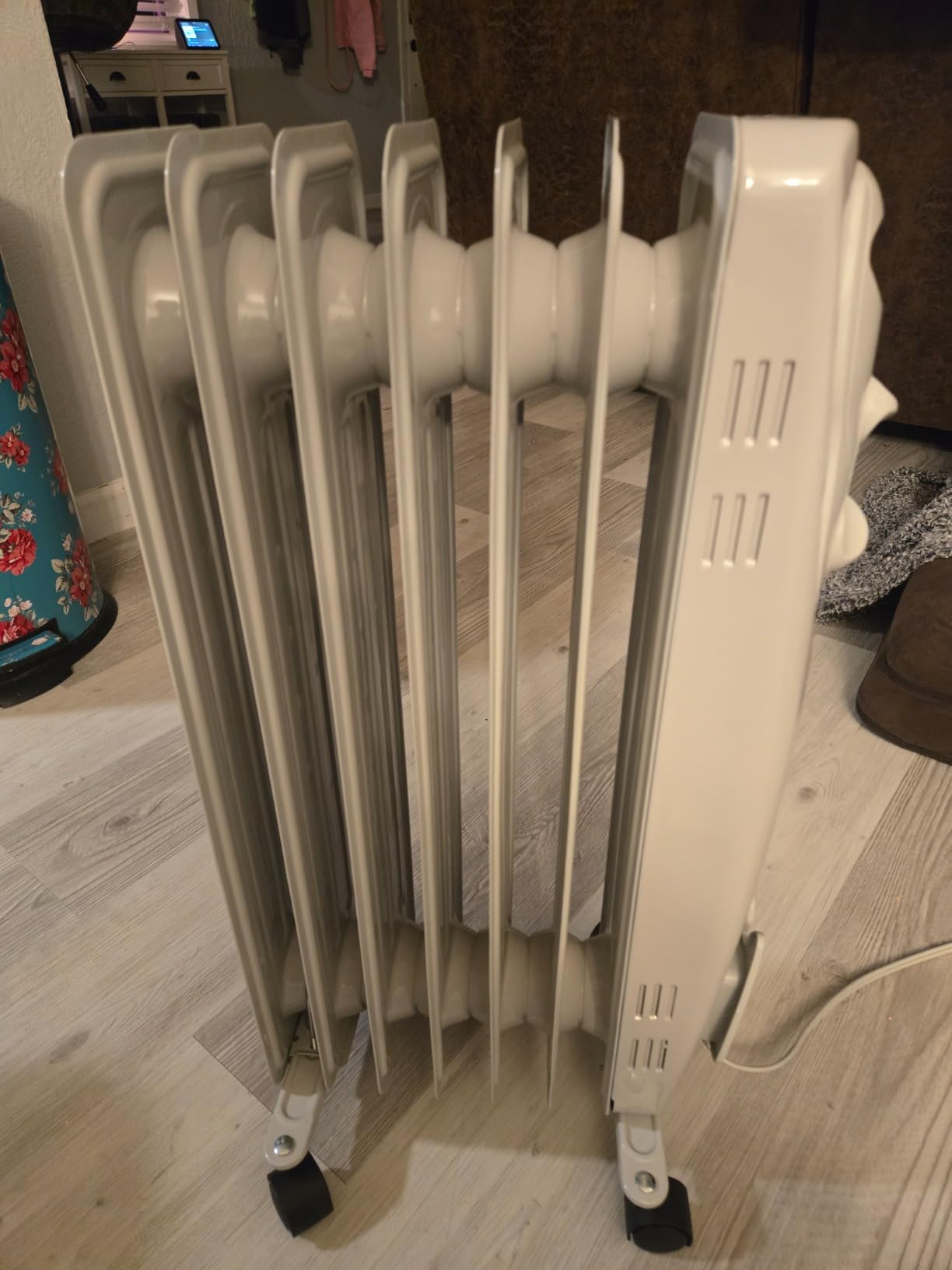 PELONIS PHO15A2AGB, Basic Electric Oil Filled Radiator,black space heater, 26.10 x 14.20 x 11.00 - Customer Photo 1