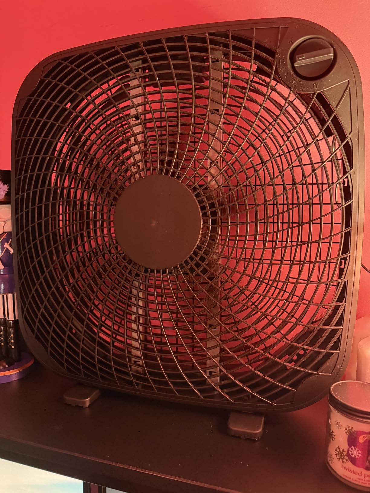 Amazon Basics 3 Speed Box Fan, Indoor Electric Fan for Home Cooling, 5 Blades, Lightweight Design, 67 Watts, 20-Inch, Black Customer Review Amazon Basics 3 Speed Box Fan, Indoor Electric Fan for Home Cooling, 5 Blades, Lightweight Design, 67 Watts, 20-Inch, Black - Customer Photo 1