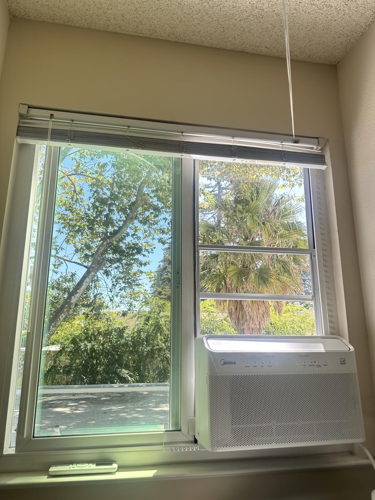 Soleus Air Sliding Window Kit, Reinforced Aluminum Works Exclusive with the Soleus Over The Sill Air Conditioner Customer Review Soleus Air Sliding Window Kit, Reinforced Aluminum Works Exclusive with the Soleus Over The Sill Air Conditioner - Customer Photo 2
