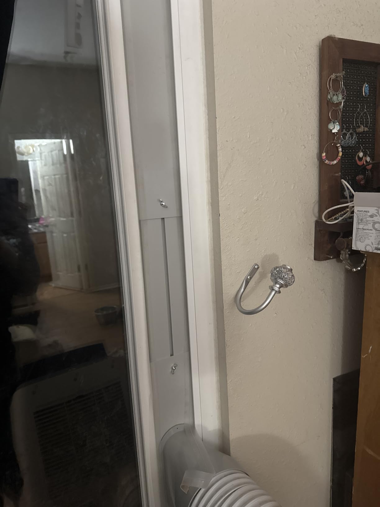 Portable Air conditioner Window Kit, Adjustable Vertical/Horizontal Sliding Window Kit Plate Customer Review Portable Air conditioner Window Kit, Adjustable Vertical/Horizontal Sliding Window Kit Plate - Customer Photo 1
