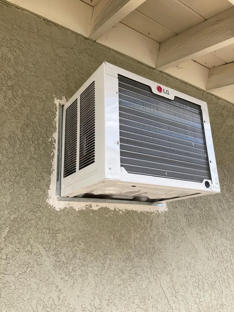 LG 18,000 BTU Heat and Cool Window Air Conditioner with WiFi Controls, Smart Temperature Control for Rooms up to 1,000 Sq. Ft., White - Customer Photo 2