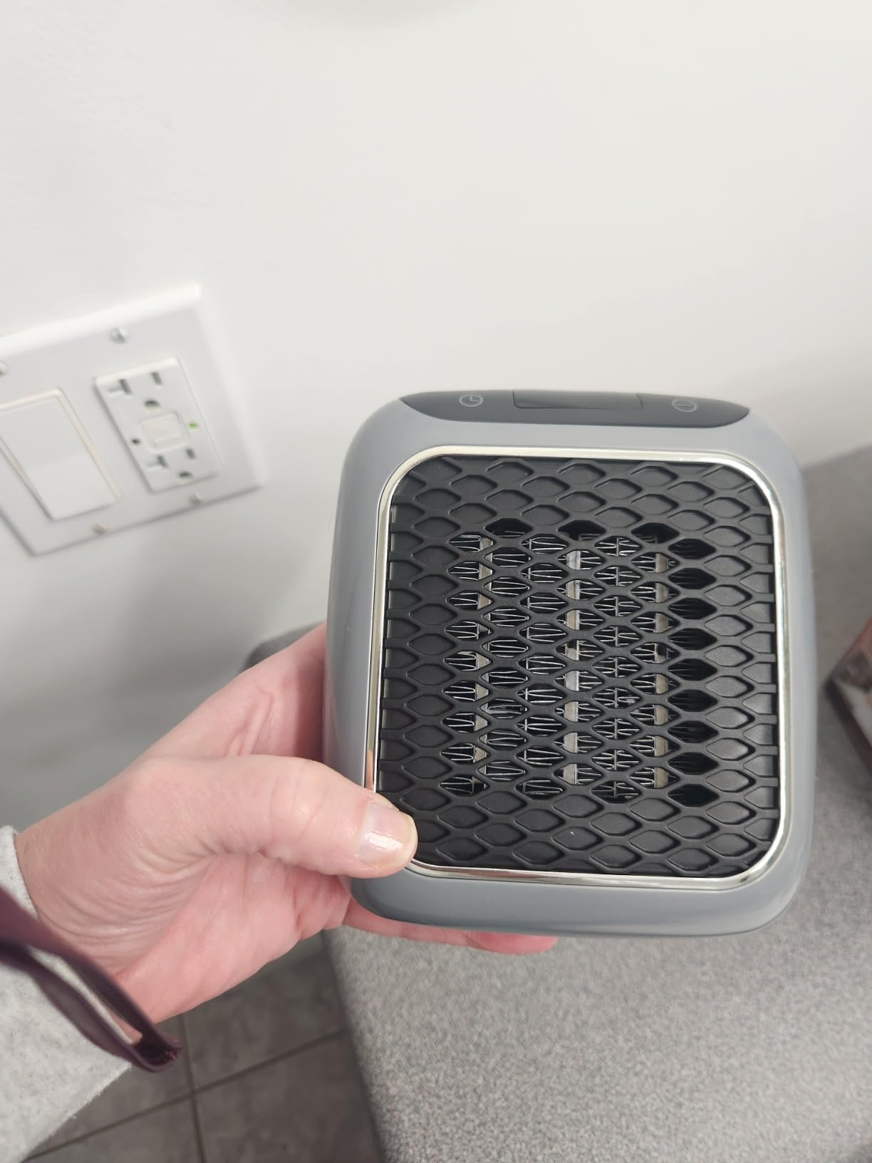 Ontel Handy Heater Turbo Wall Outlet Small Space Heater with Adjustable Thermostat, Programmable 12-Hour Timer, Auto Shut Off - Quiet, Space-Saving, Ceramic (Packaging May Vary) (Turbo Heat) Customer Review Ontel Handy Heater Turbo Wall Outlet Small Space Heater with Adjustable Thermostat, Programmable 12-Hour Timer, Auto Shut Off - Quiet, Space-Saving, Ceramic (Packaging May Vary) (Turbo Heat) - Customer Photo 1