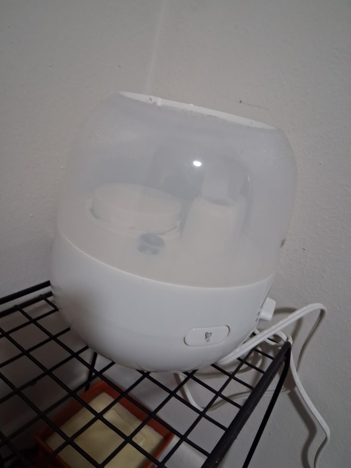 Honeywell Mini Cool Mist humidifier, Easy to Fill and Clean, humidifier for small Bedroom, Kids Rooms, or office. Ultra Quiet Operation and Auto Shut-Off - White, HUL525W Customer Review Honeywell Mini Cool Mist humidifier, Easy to Fill and Clean, humidifier for small Bedroom, Kids Rooms, or office. Ultra Quiet Operation and Auto Shut-Off - White, HUL525W - Customer Photo 1