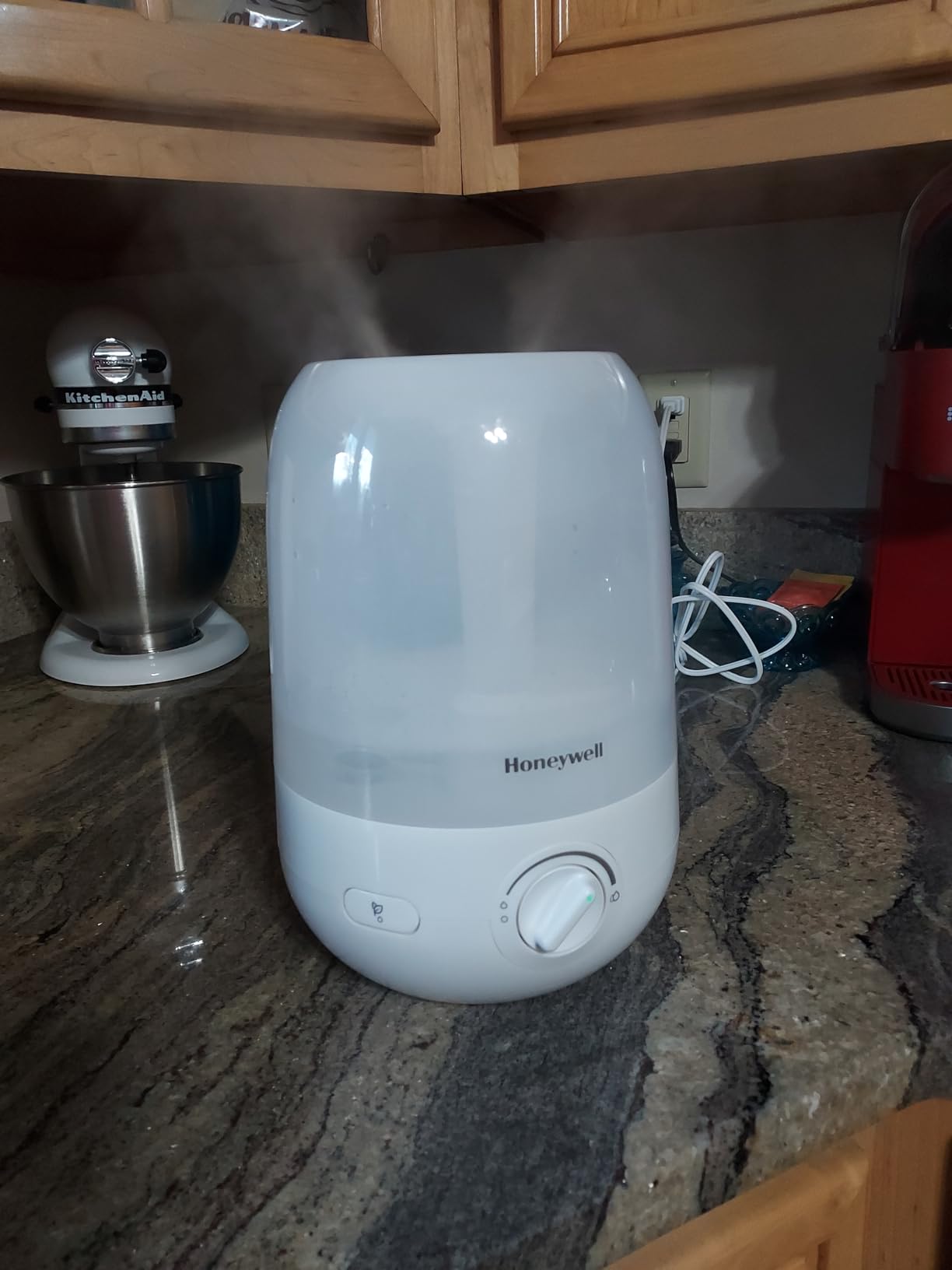 Honeywell Ultra Comfort Cool Mist Humidifier, 1 Gal Tank, No Filter, Easy to Fill and Clean, Cleaning Brush Included, Ultra Quiet, Use With Essential Oils, White, HUL545W Customer Review Honeywell Ultra Comfort Cool Mist Humidifier, 1 Gal Tank, No Filter, Easy to Fill and Clean, Cleaning Brush Included, Ultra Quiet, Use With Essential Oils, White, HUL545W - Customer Photo 1