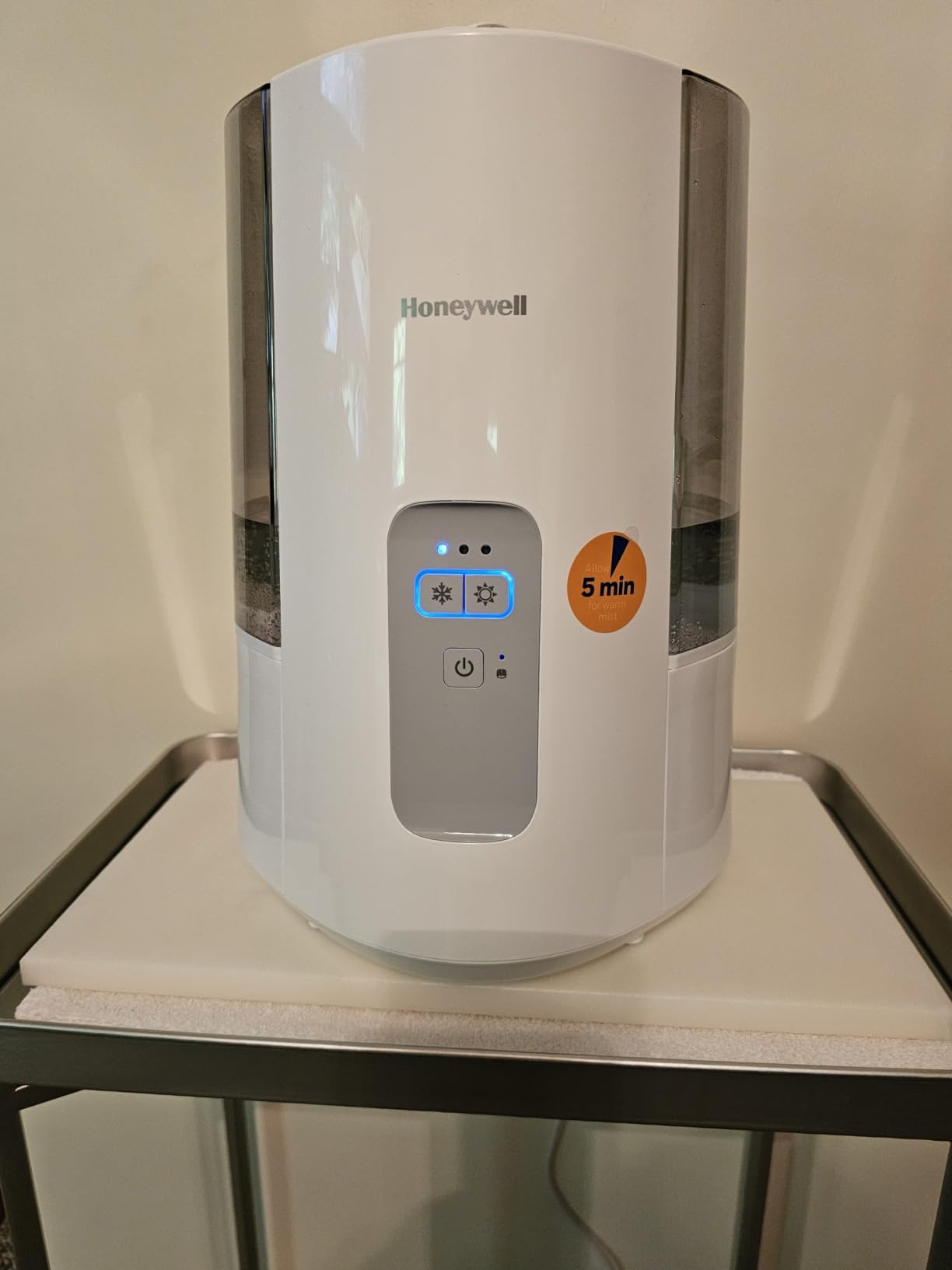 Honeywell Dual Comfort Cool + Warm Mist humidifier. Humidifier for Bedroom, Office, Living Room and Home. Provides Temporary Relief from Dry air discomforts - Black, HWC775B Customer Review Honeywell Dual Comfort Cool + Warm Mist humidifier. Humidifier for Bedroom, Office, Living Room and Home. Provides Temporary Relief from Dry air discomforts - Black, HWC775B - Customer Photo 2