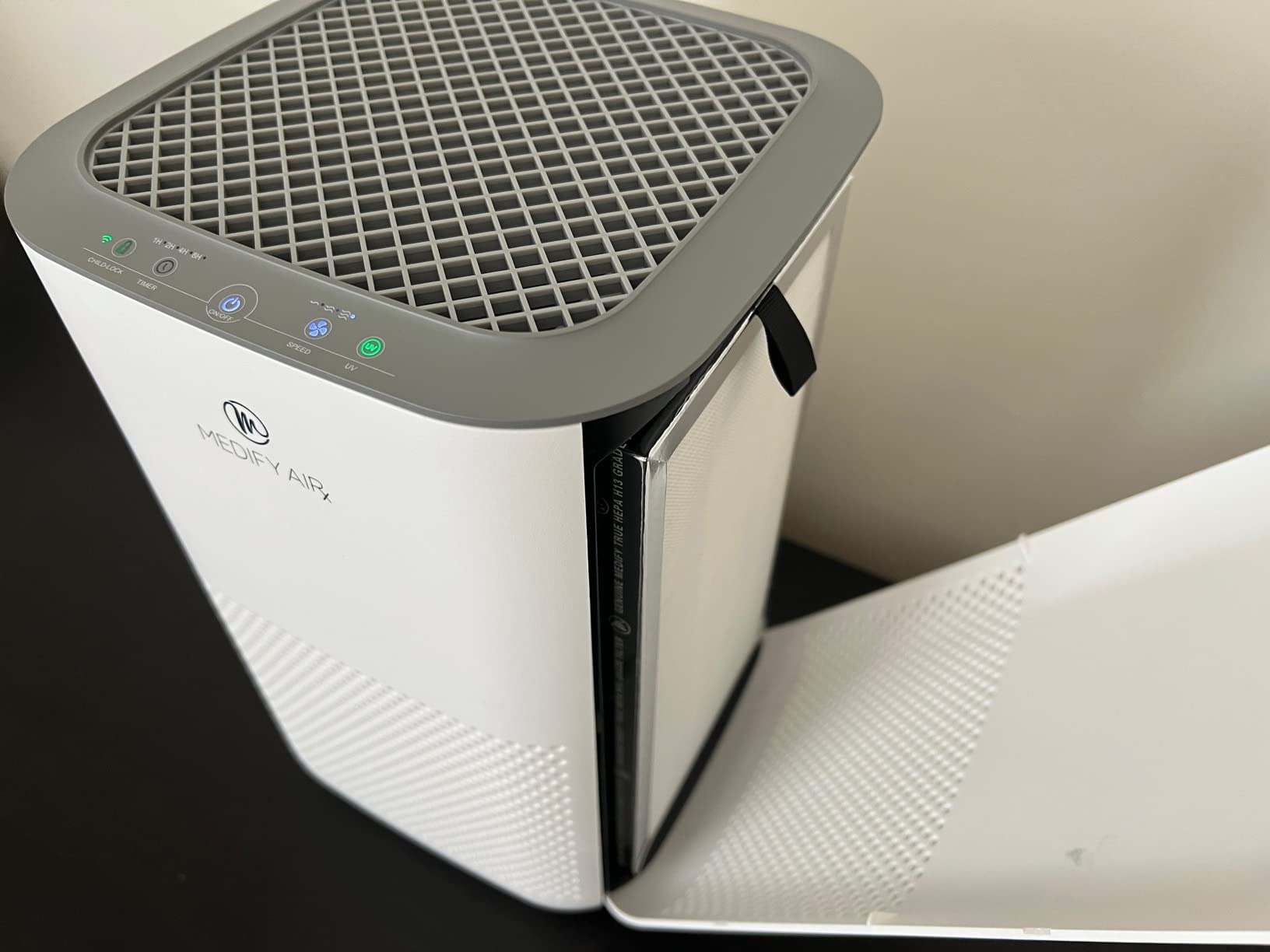 Medify MA-15 SMART Air Purifier | True HEPA H13 Filter | Works with Alexa, Certified for Humans | 660 ft² in 1hr for Removal to 0.1 microns for Wildfire Smoke, Odors, Pollen, Pets | White,1-Pack Customer Review Medify MA-15 SMART Air Purifier | True HEPA H13 Filter | Works with Alexa, Certified for Humans | 660 ft² in 1hr for Removal to 0.1 microns for Wildfire Smoke, Odors, Pollen, Pets | White,1-Pack - Customer Photo 3