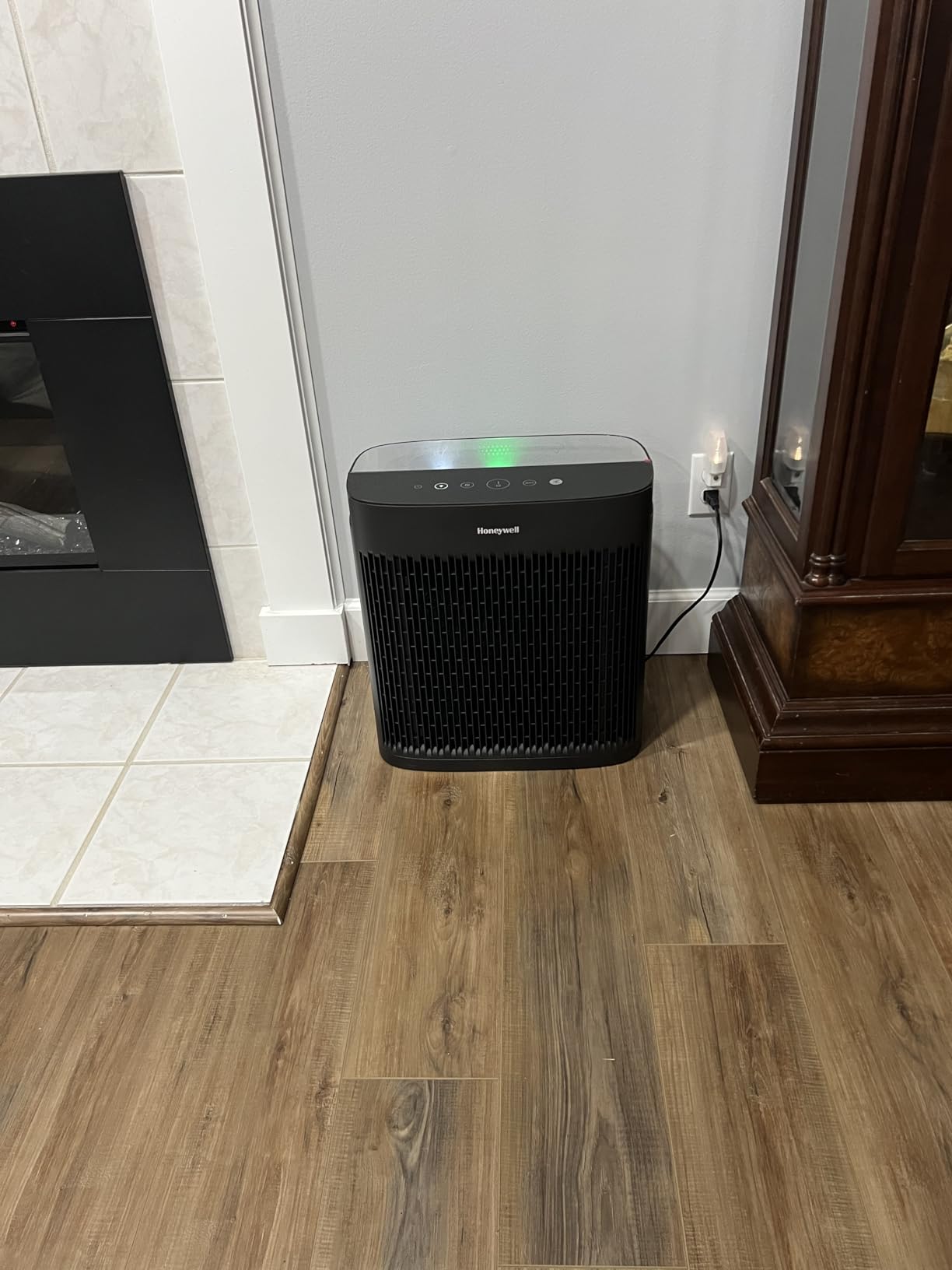 Honeywell Allergen Plus HEPA Air Purifier for Home, Large Rooms up to 900 Ft², Turbo Clean, HEPA Filter Reduces Allergens, Dust, Pollen, Pet Dander, All Smoke Types, Odors, Black, HPA5100B Customer Review Honeywell Allergen Plus HEPA Air Purifier for Home, Large Rooms up to 900 Ft², Turbo Clean, HEPA Filter Reduces Allergens, Dust, Pollen, Pet Dander, All Smoke Types, Odors, Black, HPA5100B - Customer Photo 2