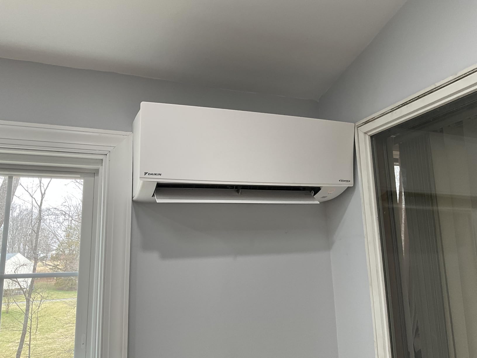 Daikin 2-Zone (9,000 BTU + 9,000 BTU) CIRRA Series Mini Split Air Conditioner Heat Pump System with Maxwell 15 ft. Installation Kit and Wall Bracket - Customer Photo 2