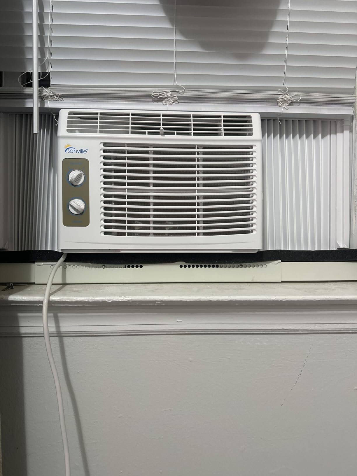 Senville 5,000 BTU Window Air Conditioner, Cools Up to 150 Sq. Ft., Easy to Use Mechanical Control, Washable Filter Customer Review Senville 5,000 BTU Window Air Conditioner, Cools Up to 150 Sq. Ft., Easy to Use Mechanical Control, Washable Filter - Customer Photo 1