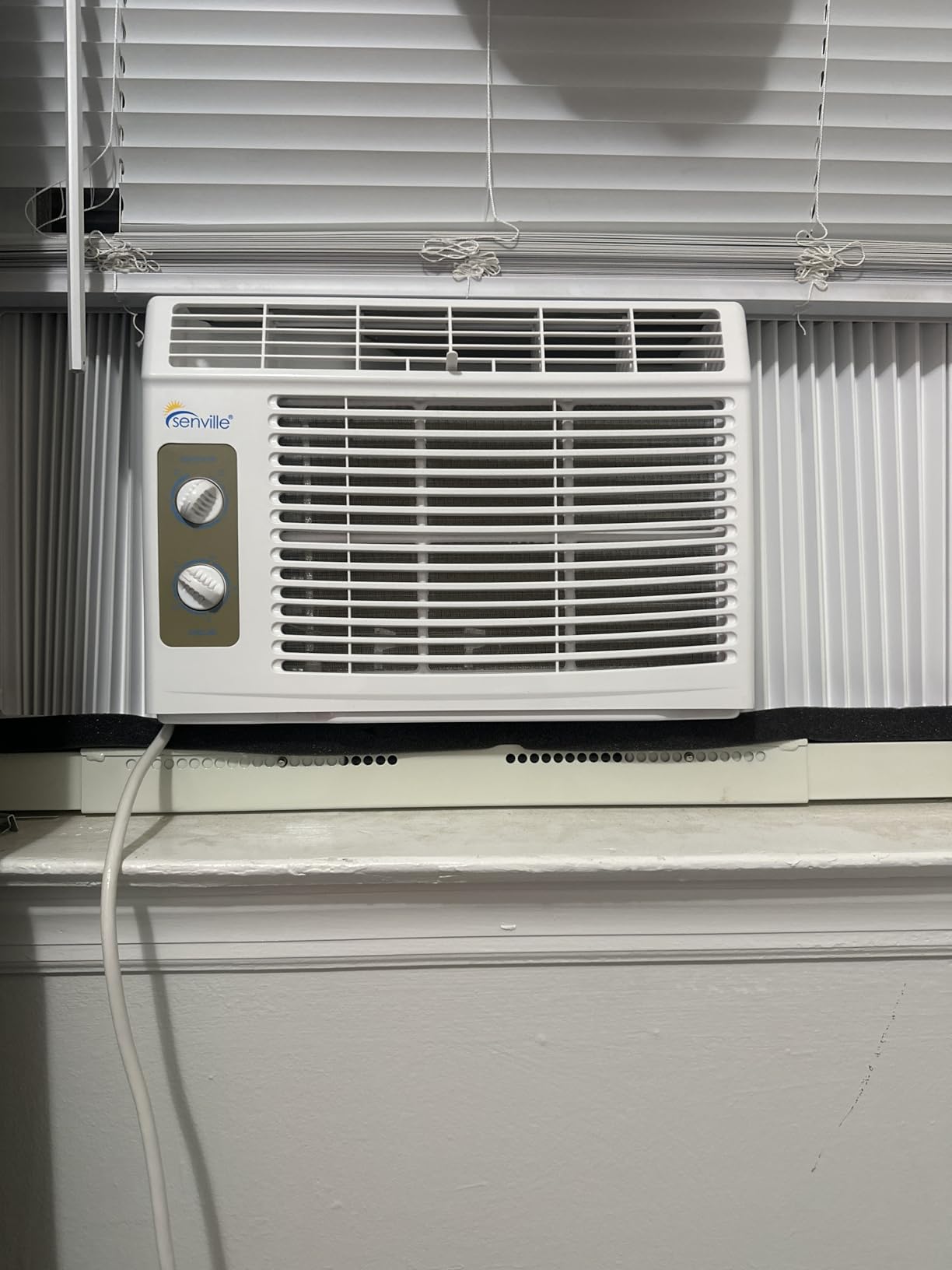 Senville 5,000 BTU Window Air Conditioner, Cools Up to 150 Sq. Ft., Easy to Use Mechanical Control, Washable Filter Customer Review Senville 5,000 BTU Window Air Conditioner, Cools Up to 150 Sq. Ft., Easy to Use Mechanical Control, Washable Filter - Customer Photo 2