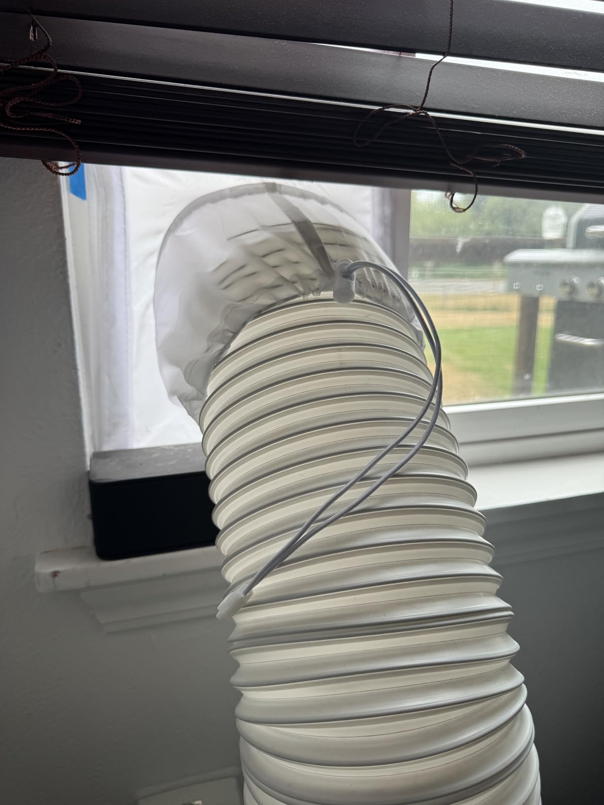 Loviga Window Seal for Portable Air Conditioner, 100% Sealing Effect AC Window Seal Vent Kit for Portable Air Conditioner Tumbler Dryer, 10x24~36 Inch Length Adjustable Waterproof Customer Review Loviga Window Seal for Portable Air Conditioner, 100% Sealing Effect AC Window Seal Vent Kit for Portable Air Conditioner Tumbler Dryer, 10x24~36 Inch Length Adjustable Waterproof - Customer Photo 1