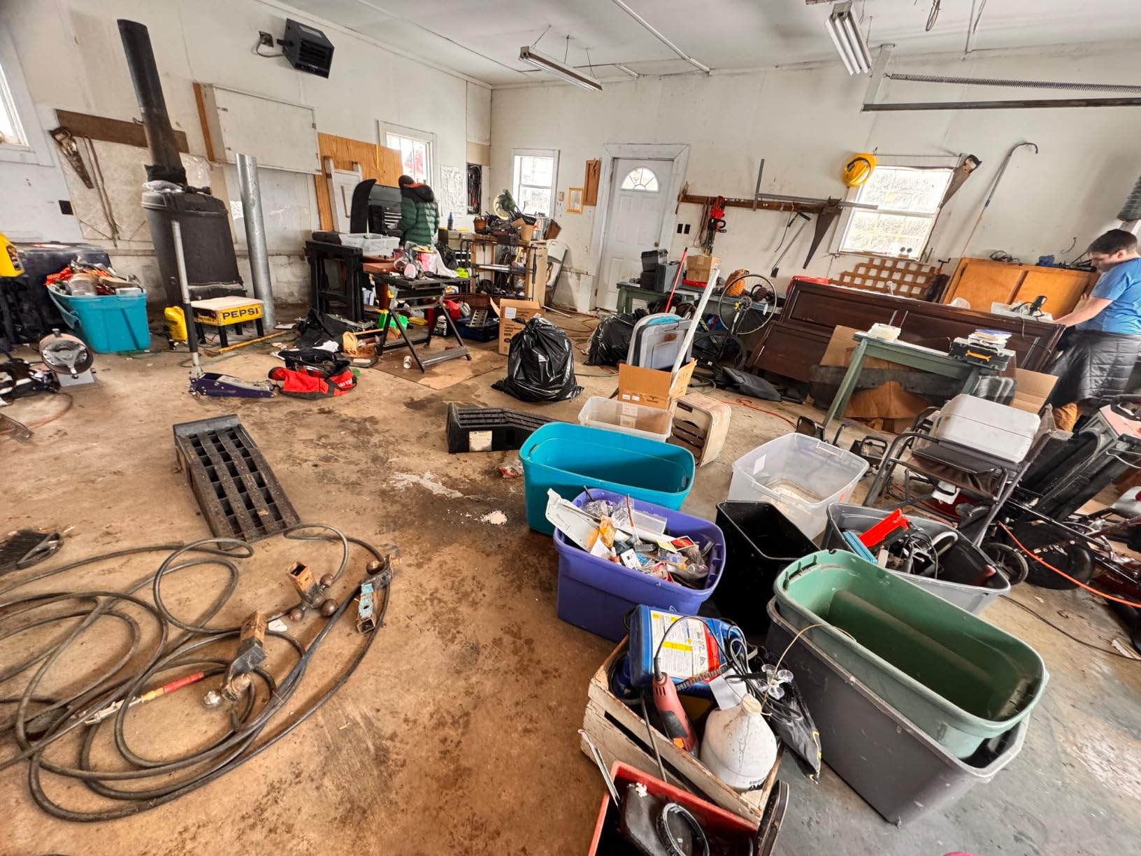 Electric Garage Heater, 5000-Watt Ceiling Mount Shop Heater with 3 Heat Levels, 240-Volt Hardwired Fan-Forced, Ideal for Workshop - Customer Photo 1