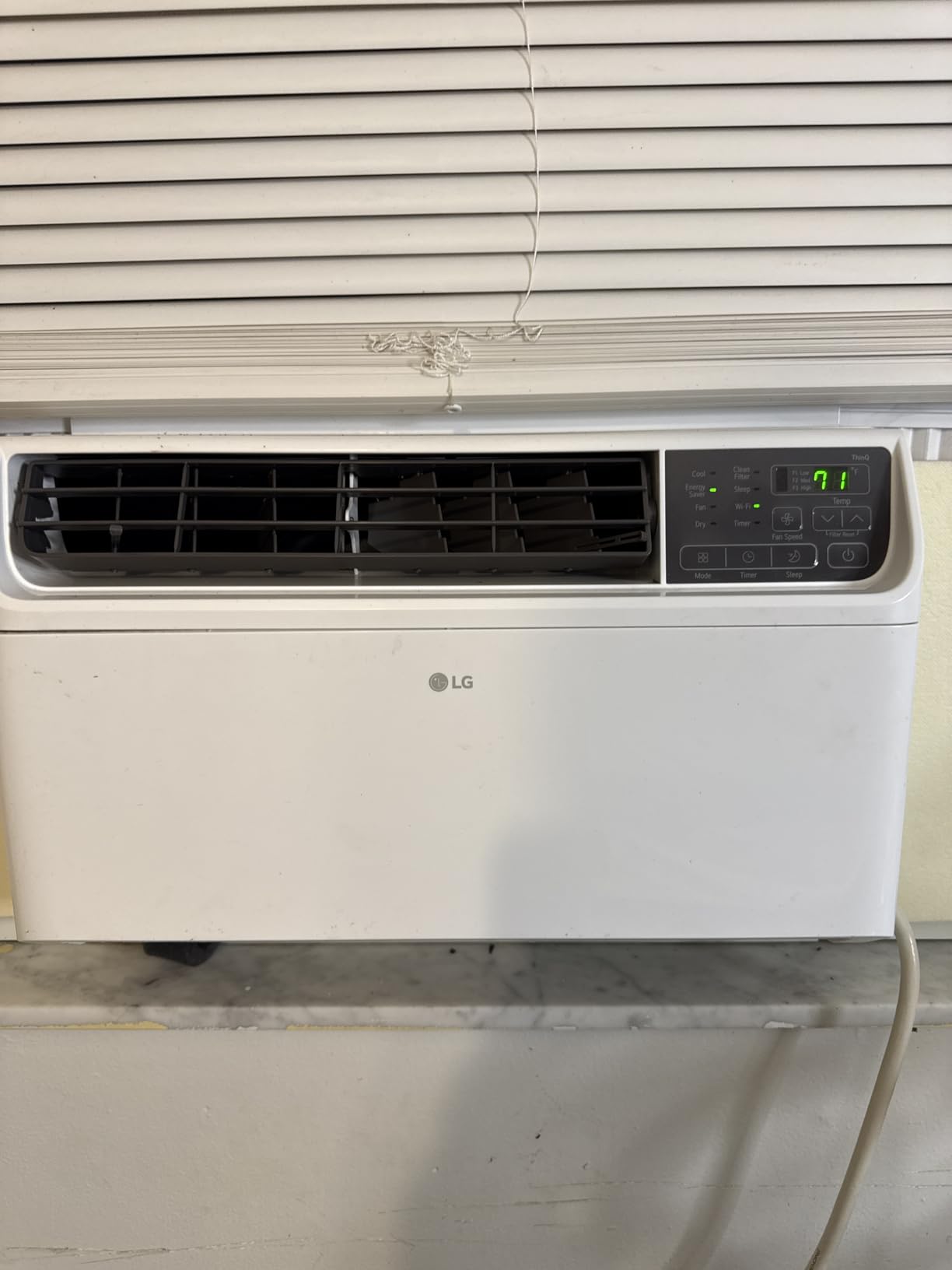 LG 10,000 BTU Smart Window Air Conditioner, 115V, Cools 450 Sq. Ft. for Bedroom, Living Room, Apartment, Dual Inverter, Quiet Operation, Energy Star, works with LG ThinQ, Amazon Alexa and Hey Google - Customer Photo 1