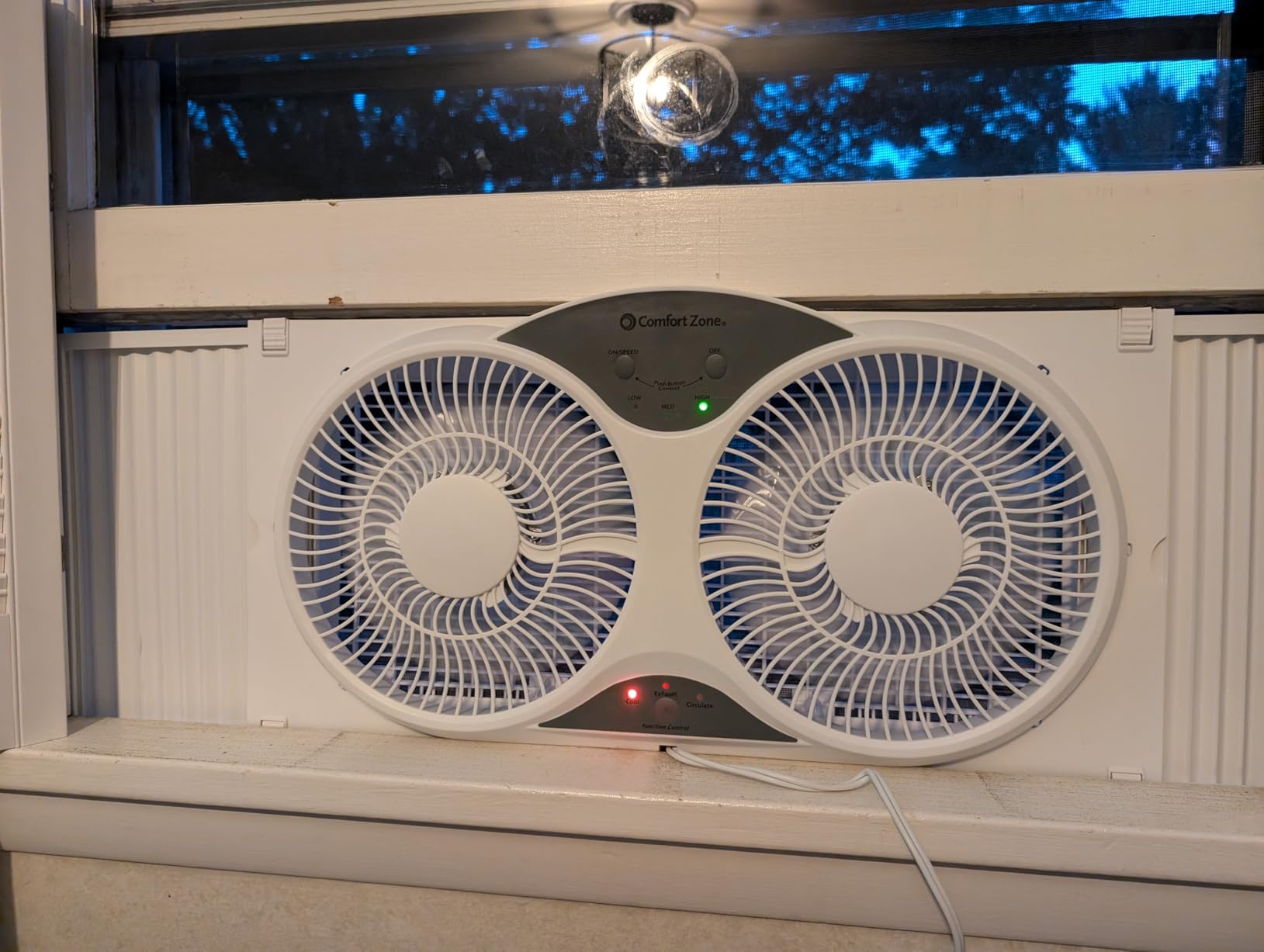 Comfort Zone Window Fan for Bedroom, 9 inch 3 Speed Dual Fans with Auto-Locking Expanders, Window Exhaust Fan, Removeable Bug Screen, White Customer Review Comfort Zone Window Fan for Bedroom, 9 inch 3 Speed Dual Fans with Auto-Locking Expanders, Window Exhaust Fan, Removeable Bug Screen, White - Customer Photo 4