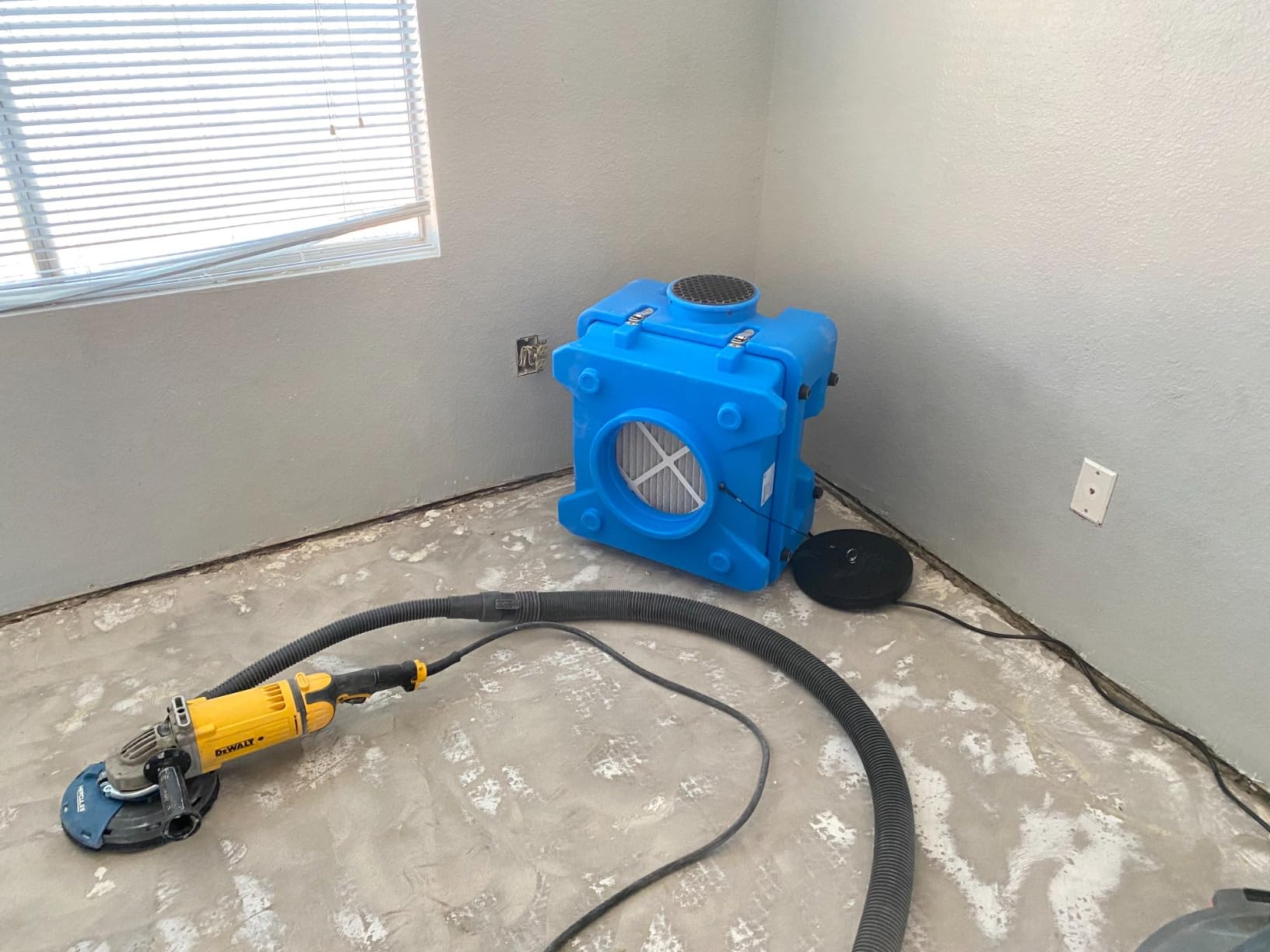 CADPXS Shield-550 Air Scrubber, Negative Machine Airbourne Cleaner HEPA Scrubber Water Damage Restoration Equipment Air Purifier - Customer Photo 1