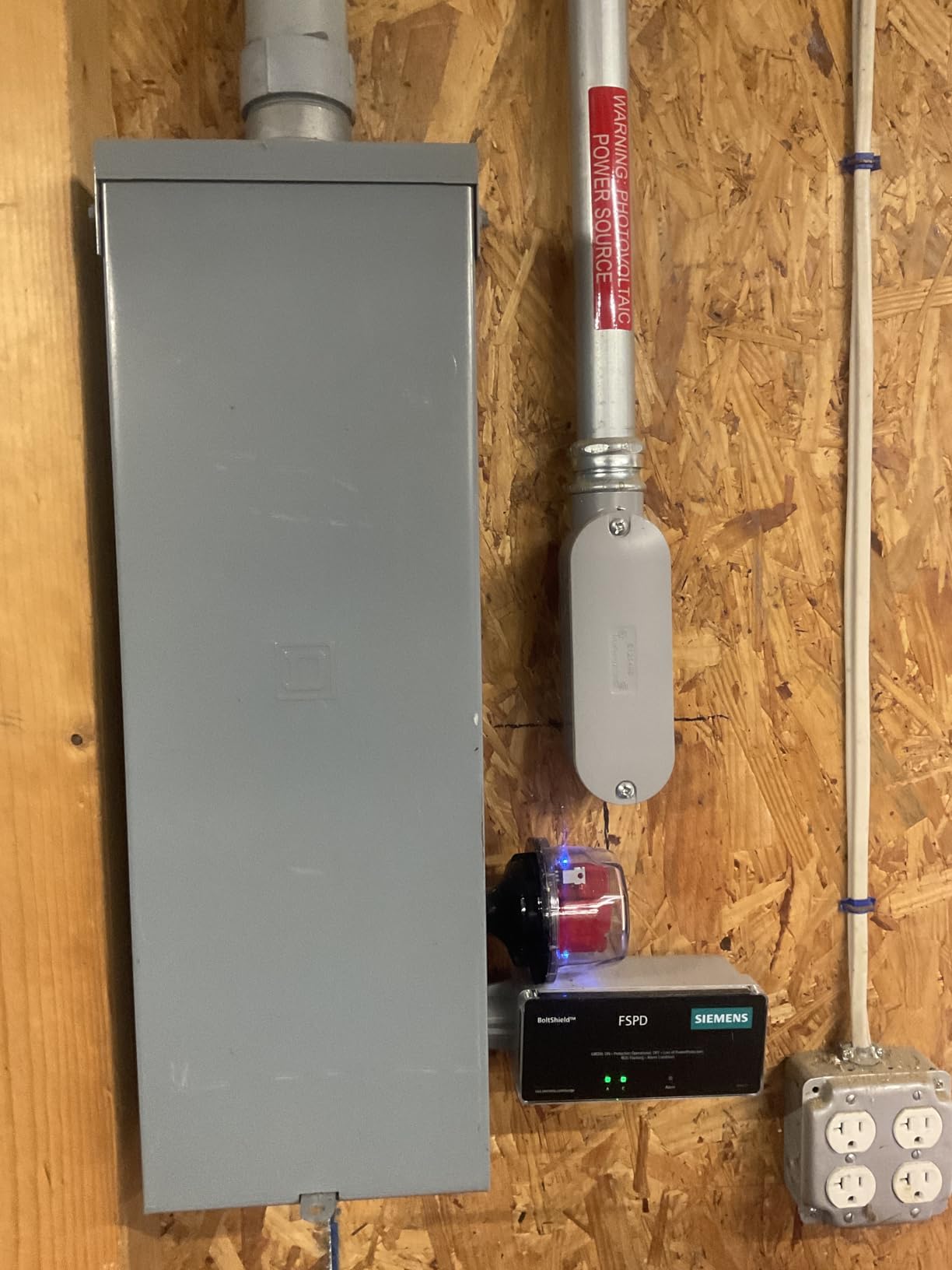 Siemens Boltshield FSPD140 Level 2 Whole House Surge Protection Device Rated for 140,000 Amps, 120/240V - Customer Photo 1