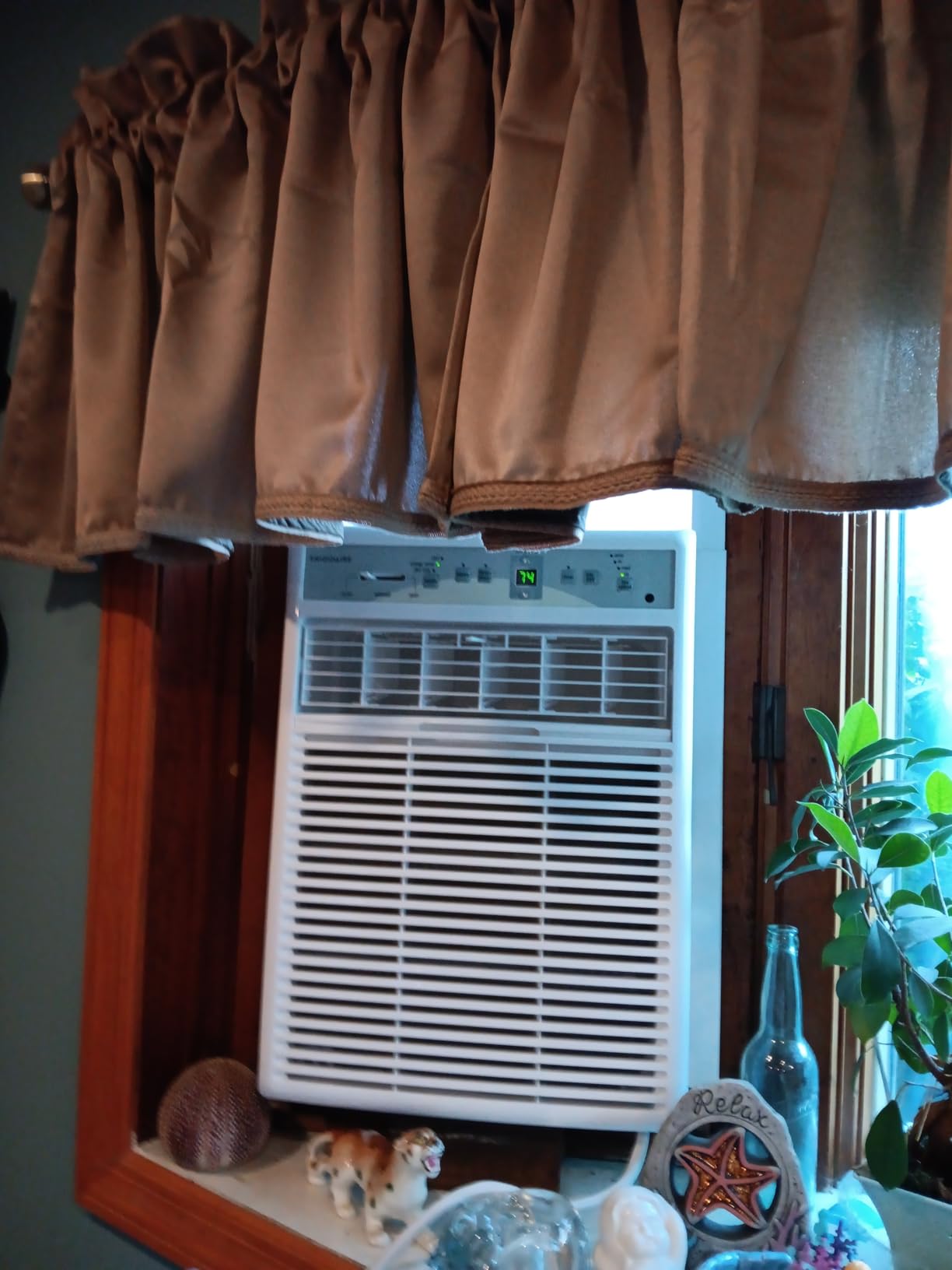 FHSC102WB1 Frigidaire Casement Window Air Conditioner Customer Review FHSC102WB1 Frigidaire Casement Window Air Conditioner - Customer Photo 1