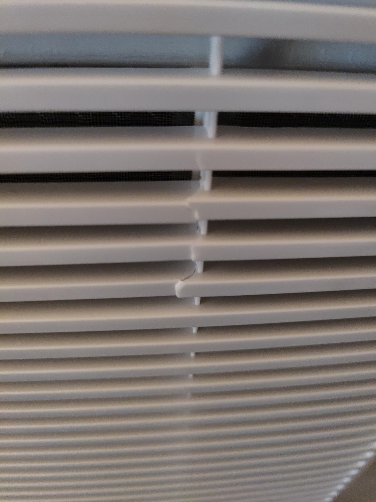 FHSC102WB1 Frigidaire Casement Window Air Conditioner Customer Review FHSC102WB1 Frigidaire Casement Window Air Conditioner - Customer Photo 2