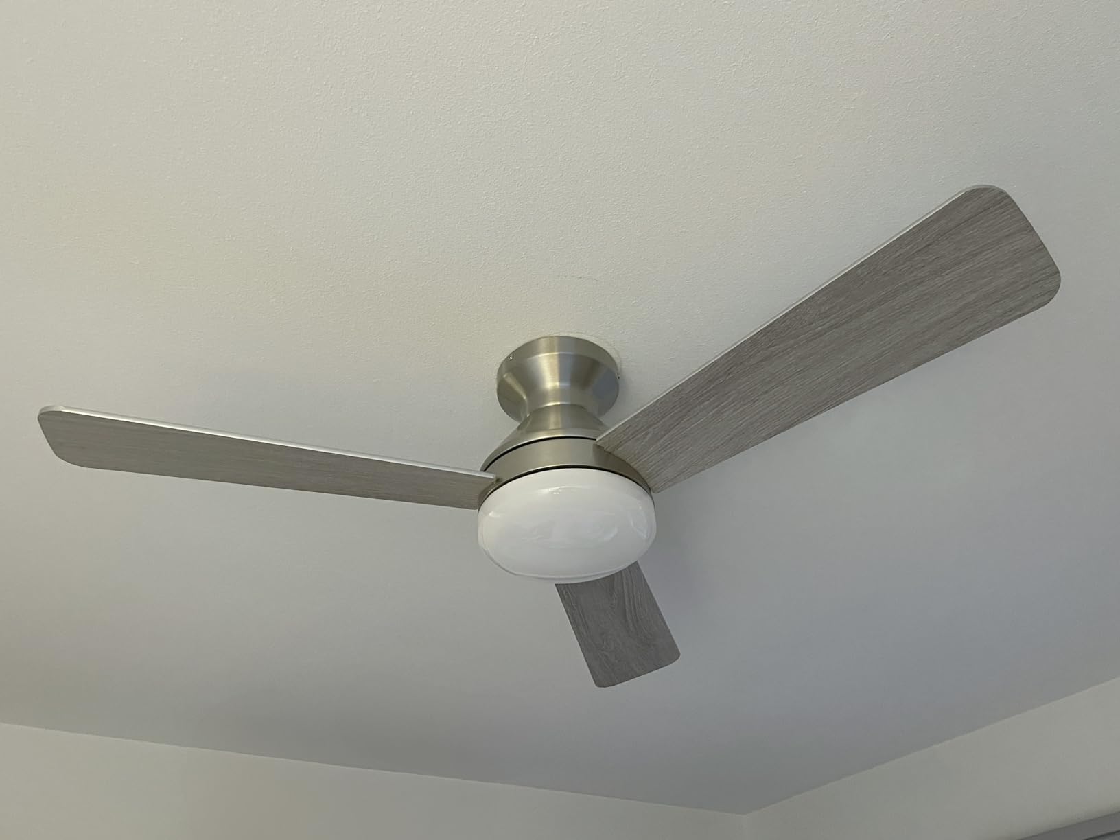 Amico Ceiling Fans with Lights, 42 inch Low Profile Ceiling Fan with Light and Remote Control, Flush Mount, Reversible, 3CCT, Dimmable, Noiseless, Black Ceiling Fan for Bedroom, Indoor/Outdoor Use - Customer Photo 2