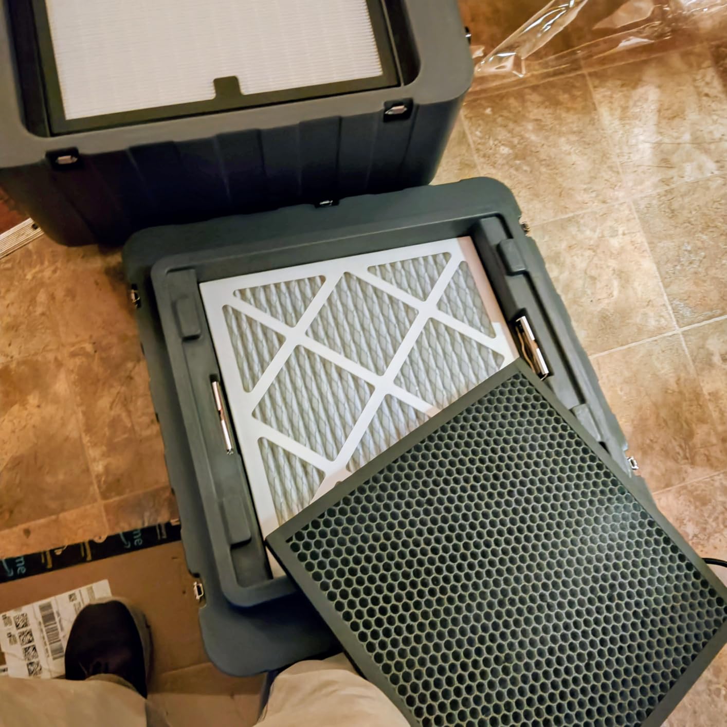 VEVOR Air Scrubber with 3-Stage Filtration, Stackable Negative Air Machine 550 CFM, Air Cleaner with MERV10, Carbon, H13 HEPA, for Home, Industrial and Commercial Use - Customer Photo 1