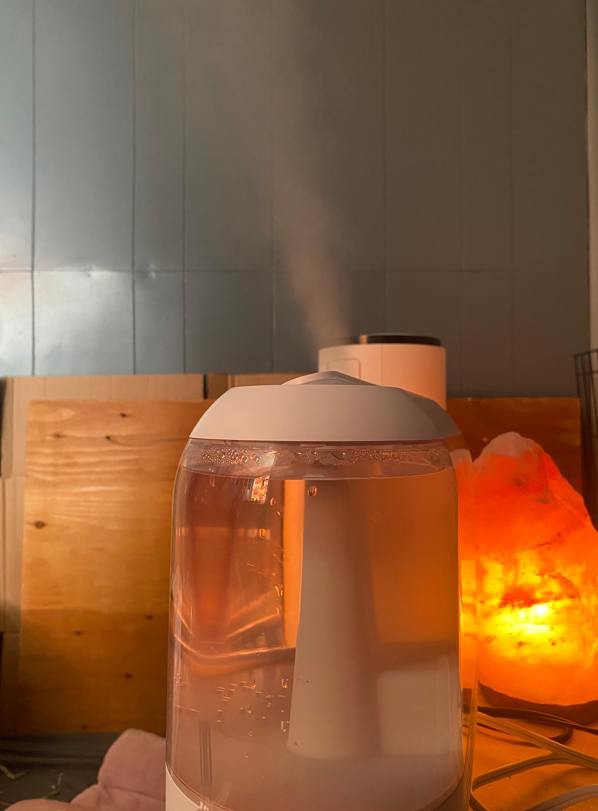 Dreo Humidifiers for Bedroom, 4L Top Fill for Large Room, 36H Runtime, 28 dB Quiet Supersized Cool Mist Air Humidifier for Baby Nursery, Plants, Indoor, Night Light, Easy to Clean & Fill - Customer Photo 4